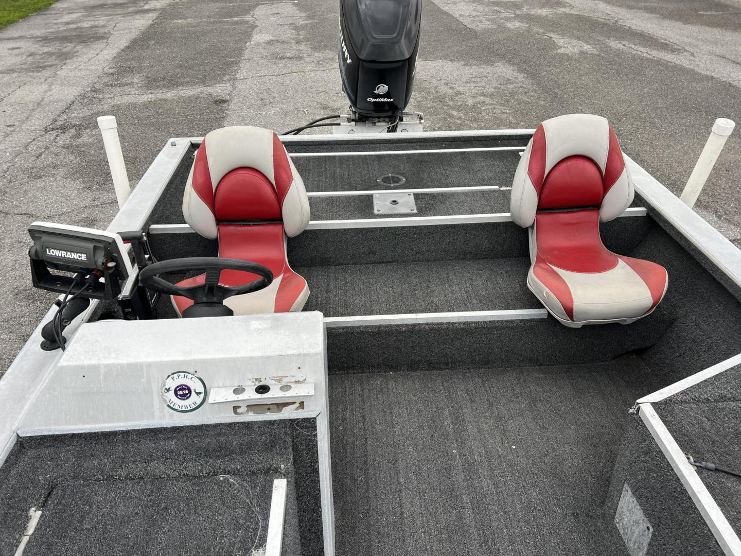 2001 Silver , located at 4520 Airline Hwy, Baton Rouge, LA, 70805, (225) 357-1497, 30.509325, -91.145432 - 2001 Custom Built Alumium Bass Boat 18 1/2 Ft Long 2006 Mercury OptiMax 150HP 220 Hrs, Motorguide Trolling Motor, Rod Box, 3 Other Storages, Lowrance Electronics, On Board Charger, 53 Is Top Speed - Photo#7