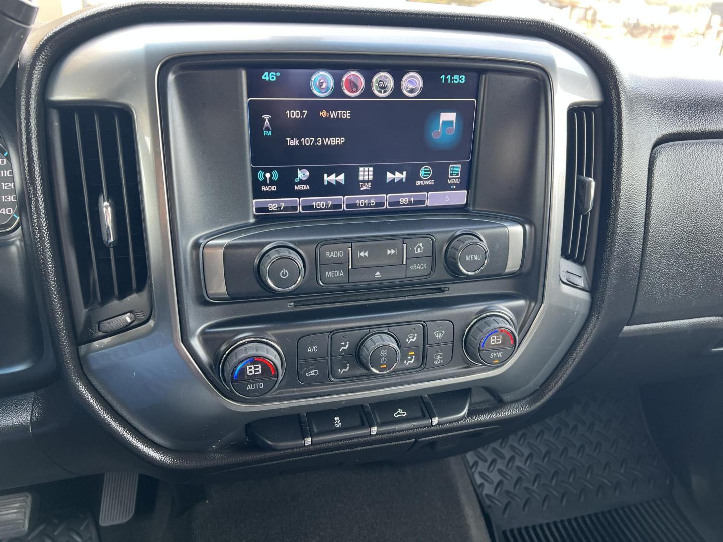 2016 White /Gray Chevrolet Silverado 1500 LT (3GCPCREC4GG) with an 5.3L V8 OHV 16V engine, 6-Speed Automatic transmission, located at 4520 Airline Hwy, Baton Rouge, LA, 70805, (225) 357-1497, 30.509325, -91.145432 - 2016 Chevrolet Silverado 1500 Crew Cab LT ***ONE OWNER*** 5.3 V8 Gas, 160K Miles, Leather Seats, A/C & Heat, Power Windows, Locks & Mirrors, Backup Camera, Tow Package. FOR INFO PLEASE CONTACT JEFF AT 225-413-0981. CHECK OUT OUR A+ RATING WITH THE BETTER BUSINESS BUREAU. WE HAVE BEEN A FAMILY OWNED - Photo#9