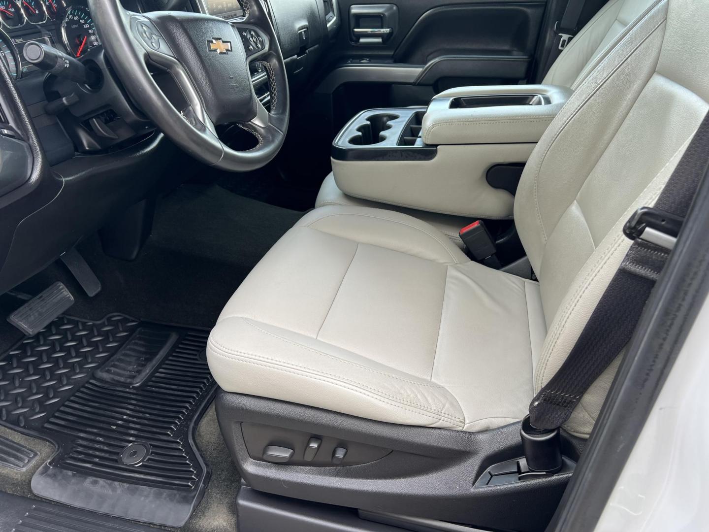 2016 White /Gray Chevrolet Silverado 1500 LT (3GCPCREC4GG) with an 5.3L V8 OHV 16V engine, 6-Speed Automatic transmission, located at 4520 Airline Hwy, Baton Rouge, LA, 70805, (225) 357-1497, 30.509325, -91.145432 - 2016 Chevrolet Silverado 1500 Crew Cab LT ***ONE OWNER*** 5.3 V8 Gas, 160K Miles, Leather Seats, A/C & Heat, Power Windows, Locks & Mirrors, Backup Camera, Tow Package. FOR INFO PLEASE CONTACT JEFF AT 225-413-0981. CHECK OUT OUR A+ RATING WITH THE BETTER BUSINESS BUREAU. WE HAVE BEEN A FAMILY OWNED - Photo#10