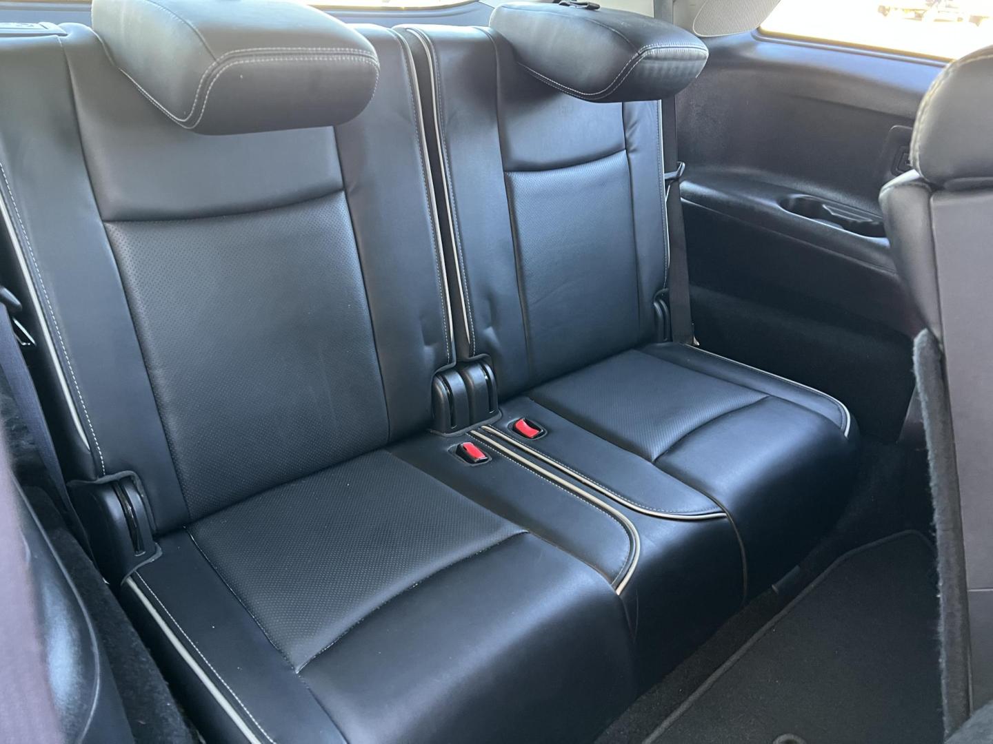 2017 Silver /Black Infiniti QX60 (5N1DL0MN0HC) with an 3.5L V6 DOHC 24V engine, Automatic transmission, located at 4520 Airline Hwy, Baton Rouge, LA, 70805, (225) 357-1497, 30.509325, -91.145432 - 2017 Infiniti QX60 **NO ACCIDENTS** 3.5 V6 Gas, 135K Miles, Heated Leather Seats, 3rd Row Seat, A/C & Heat, All Power, Sunroof, Navigation, Backup Camera. Has Some Minor Scratches. FOR INFO PLEASE CONTACT JEFF AT 225-413-0981. CHECK OUT OUR A+ RATING WITH THE BETTER BUSINESS BUREAU. WE HAVE BEEN A - Photo#14