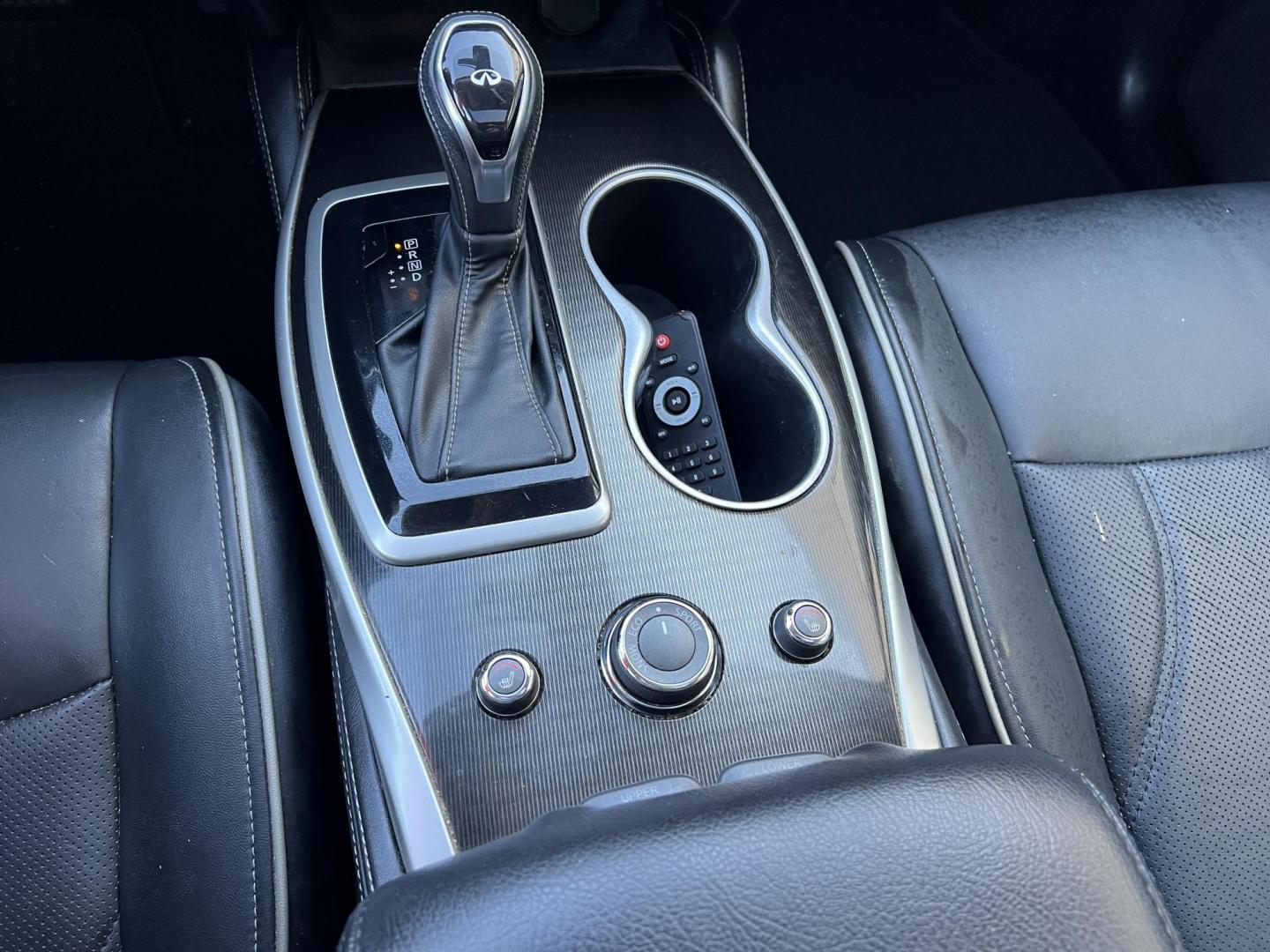 2017 Silver /Black Infiniti QX60 (5N1DL0MN0HC) with an 3.5L V6 DOHC 24V engine, Automatic transmission, located at 4520 Airline Hwy, Baton Rouge, LA, 70805, (225) 357-1497, 30.509325, -91.145432 - 2017 Infiniti QX60 **NO ACCIDENTS** 3.5 V6 Gas, 135K Miles, Heated Leather Seats, 3rd Row Seat, A/C & Heat, All Power, Sunroof, Navigation, Backup Camera. Has Some Minor Scratches. FOR INFO PLEASE CONTACT JEFF AT 225-413-0981. CHECK OUT OUR A+ RATING WITH THE BETTER BUSINESS BUREAU. WE HAVE BEEN A - Photo#17