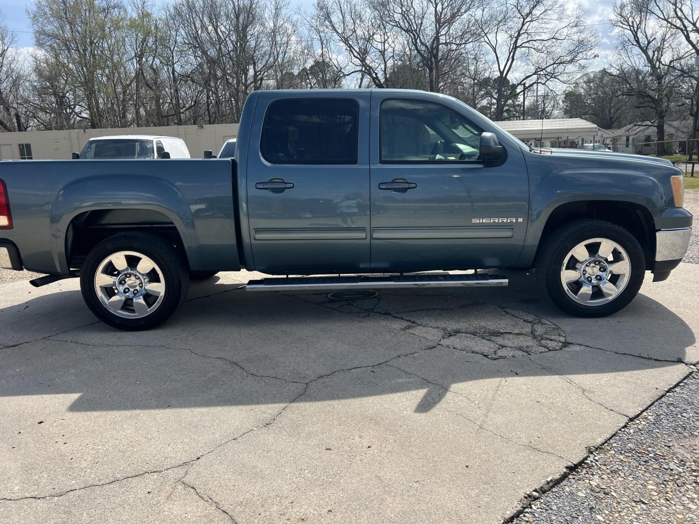 2009 Blue /Black GMC Sierra 1500 SLT (3GTEC33J39G) with an 5.3L V8 OHV 16V engine, 6-Speed Automatic transmission, located at 4520 Airline Hwy, Baton Rouge, LA, 70805, (225) 357-1497, 30.509325, -91.145432 - 2009 GMC Sierra 1500 Crew Cab SLT 5.3 V8 Gas, 181K Miles, Leather, Cold A/C, Power Windows, Locks & Mirrors, Spray In Bedliner, Tow Package. DOD Has Been Deleted. Front Fender Paint Is Faded. FOR INFO PLEASE CONTACT JEFF AT 225-413-0981. CHECK OUT OUR A+ RATING WITH THE BETTER BUSINESS BUREAU. WE H - Photo#4
