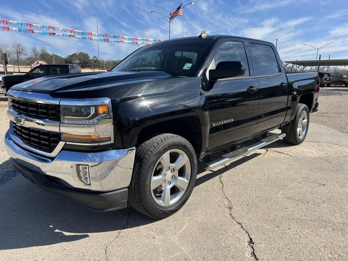 2017 Black /Black Chevrolet Silverado 1500 LT (3GCPCREC3HG) with an 5.3L V8 engine, 6-Speed Automatic transmission, located at 4520 Airline Hwy, Baton Rouge, LA, 70805, (225) 357-1497, 30.509325, -91.145432 - 2017 Chevrolet Silverado 1500 Crew Cab LT 5.3 V8 Gas, 122K Miles, Leather Seats, Cold A/C, Power Windows, Locks & Mirrors, Backup Camera, 20" Alloy Wheels, Tow Package. FOR INFO PLEASE CONTACT JEFF AT 225-413-0981. CHECK OUT OUR A+ RATING WITH THE BETTER BUSINESS BUREAU. WE HAVE BEEN A FAMILY OWNED - Photo#0