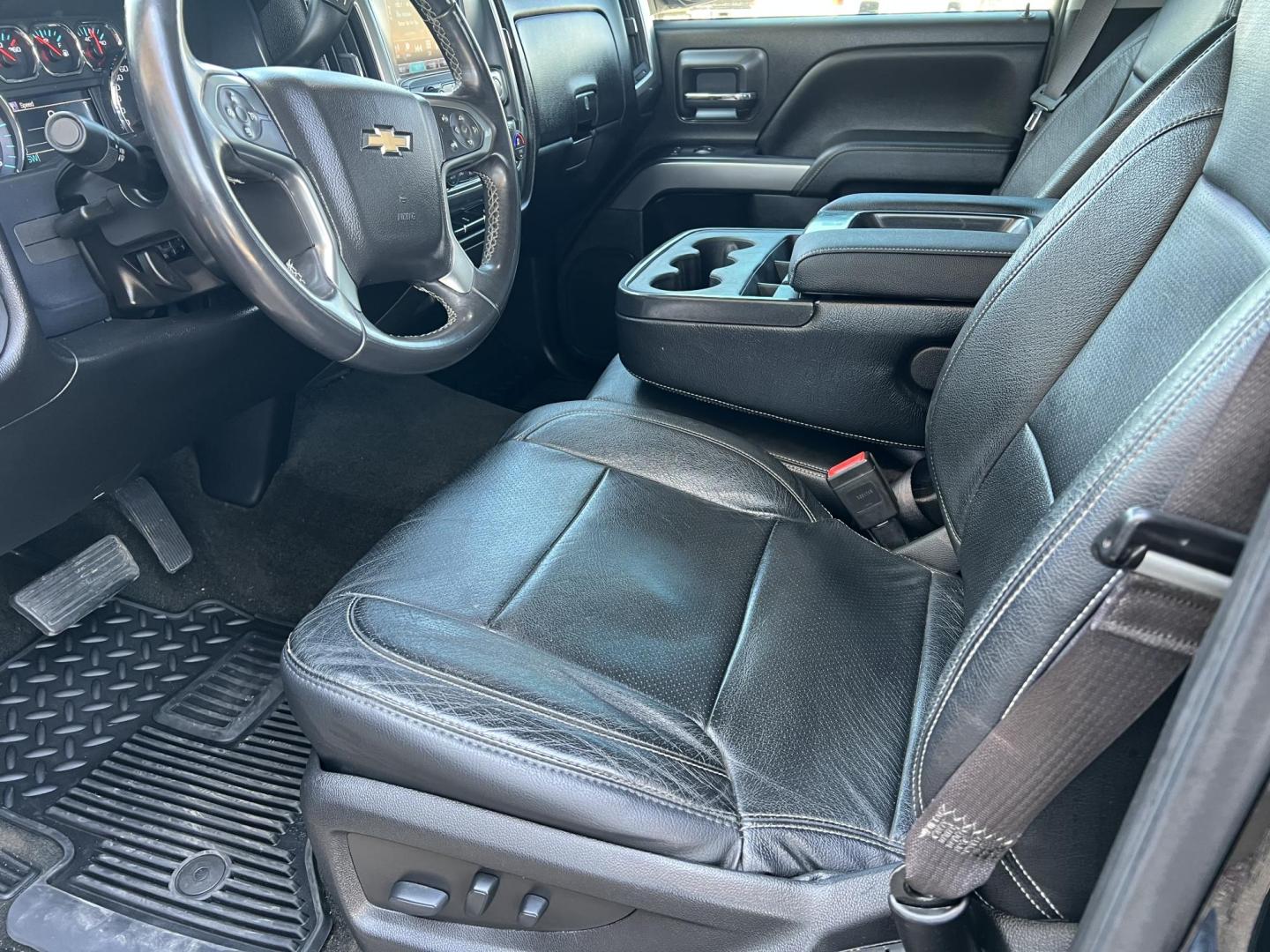 2017 Black /Black Chevrolet Silverado 1500 LT (3GCPCREC3HG) with an 5.3L V8 engine, 6-Speed Automatic transmission, located at 4520 Airline Hwy, Baton Rouge, LA, 70805, (225) 357-1497, 30.509325, -91.145432 - 2017 Chevrolet Silverado 1500 Crew Cab LT 5.3 V8 Gas, 122K Miles, Leather Seats, Cold A/C, Power Windows, Locks & Mirrors, Backup Camera, 20" Alloy Wheels, Tow Package. FOR INFO PLEASE CONTACT JEFF AT 225-413-0981. CHECK OUT OUR A+ RATING WITH THE BETTER BUSINESS BUREAU. WE HAVE BEEN A FAMILY OWNED - Photo#10