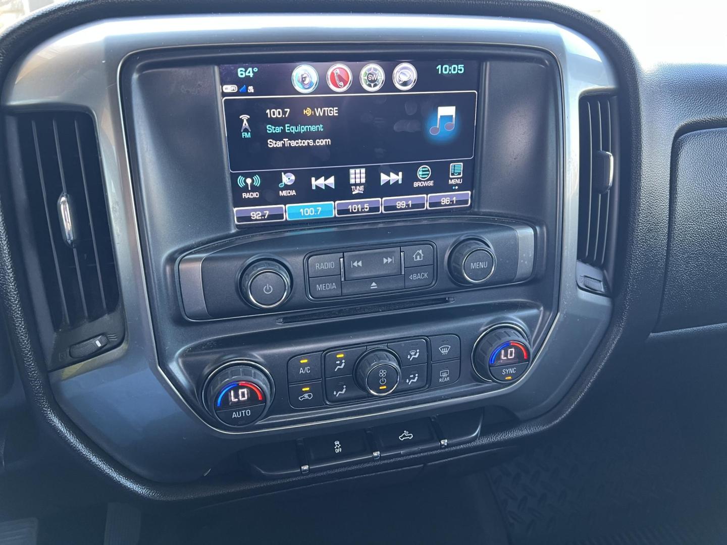 2017 Black /Black Chevrolet Silverado 1500 LT (3GCPCREC3HG) with an 5.3L V8 engine, 6-Speed Automatic transmission, located at 4520 Airline Hwy, Baton Rouge, LA, 70805, (225) 357-1497, 30.509325, -91.145432 - 2017 Chevrolet Silverado 1500 Crew Cab LT 5.3 V8 Gas, 122K Miles, Leather Seats, Cold A/C, Power Windows, Locks & Mirrors, Backup Camera, 20" Alloy Wheels, Tow Package. FOR INFO PLEASE CONTACT JEFF AT 225-413-0981. CHECK OUT OUR A+ RATING WITH THE BETTER BUSINESS BUREAU. WE HAVE BEEN A FAMILY OWNED - Photo#9