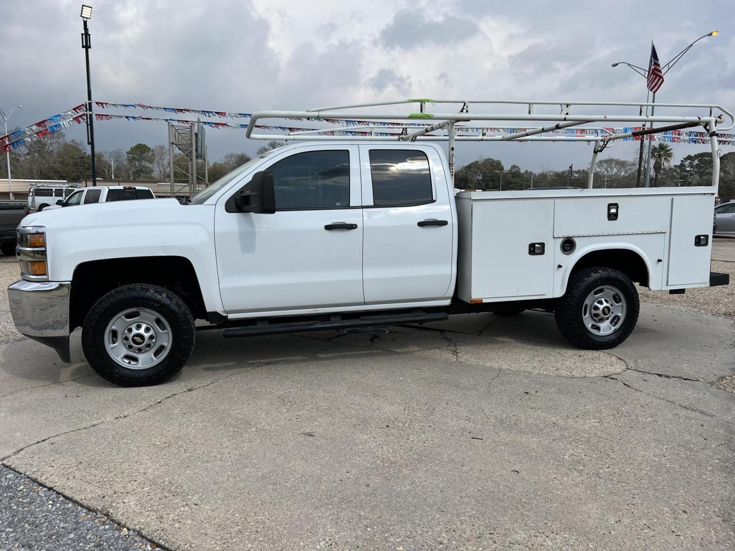 2017 White /Gray Chevrolet Silverado 2500HD Work Truck (1GC2CUEG0HZ) with an 6.0L V8 engine, 6-Speed Automatic transmission, located at 4520 Airline Hwy, Baton Rouge, LA, 70805, (225) 357-1497, 30.509325, -91.145432 - 2017 Chevrolet Silverado 2500HD Double Cab With Knapheide Service Bed 2WD, 6.0 V8 Gas, 155K Miles, Cold A/C, Power Windows, Locks & Mirrors, Tow Package. Clean Title But Has Been Wrecked In The Front. FOR INFO PLEASE CONTACT JEFF AT 225-413-0981. CHECK OUT OUR A+ RATING WITH THE BETTER BUSINESS BURE - Photo#1