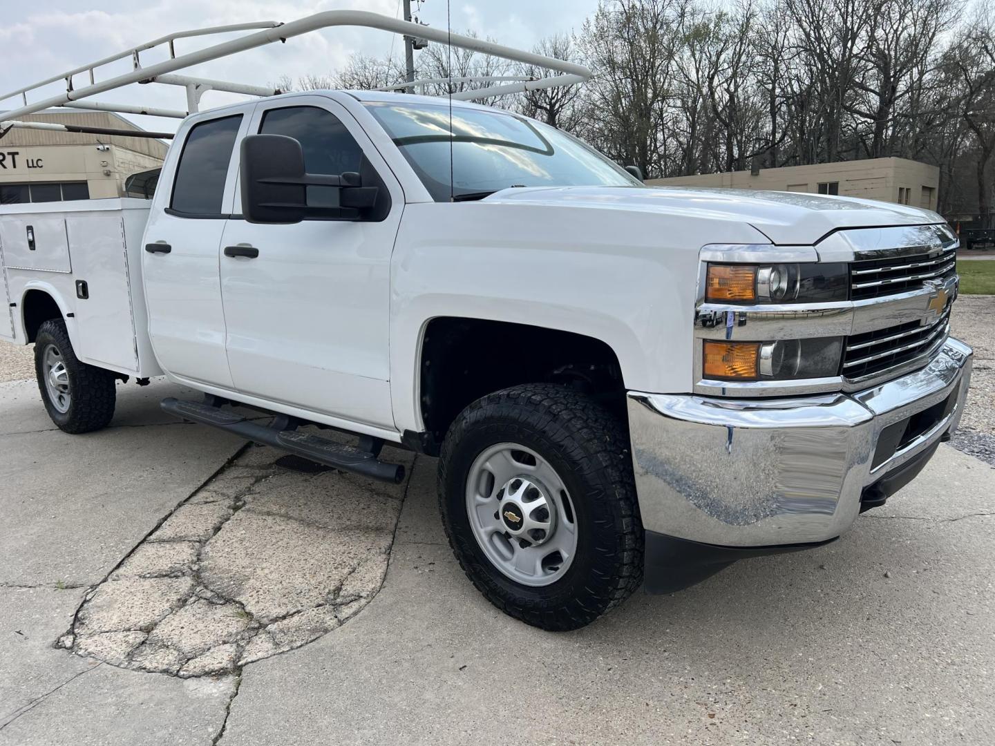 2017 White /Gray Chevrolet Silverado 2500HD Work Truck (1GC2CUEG0HZ) with an 6.0L V8 engine, 6-Speed Automatic transmission, located at 4520 Airline Hwy, Baton Rouge, LA, 70805, (225) 357-1497, 30.509325, -91.145432 - 2017 Chevrolet Silverado 2500HD Double Cab With Knapheide Service Bed 2WD, 6.0 V8 Gas, 155K Miles, Cold A/C, Power Windows, Locks & Mirrors, Tow Package. Clean Title But Has Been Wrecked In The Front. FOR INFO PLEASE CONTACT JEFF AT 225-413-0981. CHECK OUT OUR A+ RATING WITH THE BETTER BUSINESS BURE - Photo#3