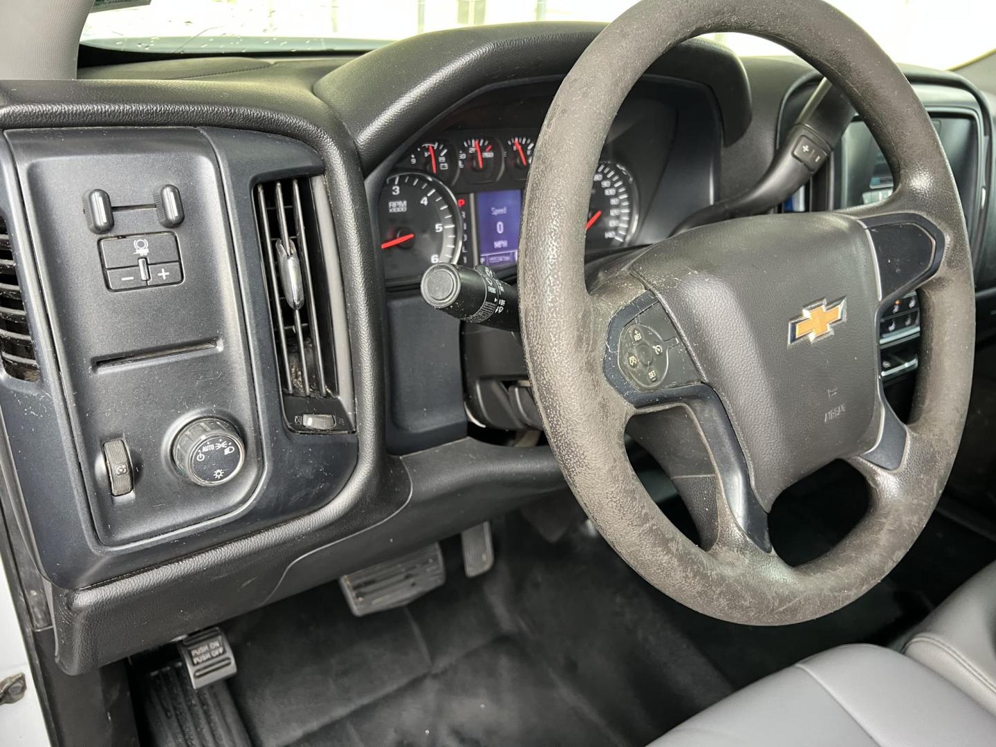 2017 White /Gray Chevrolet Silverado 2500HD Work Truck (1GC2CUEG0HZ) with an 6.0L V8 engine, 6-Speed Automatic transmission, located at 4520 Airline Hwy, Baton Rouge, LA, 70805, (225) 357-1497, 30.509325, -91.145432 - 2017 Chevrolet Silverado 2500HD Double Cab With Knapheide Service Bed 2WD, 6.0 V8 Gas, 155K Miles, Cold A/C, Power Windows, Locks & Mirrors, Tow Package. Clean Title But Has Been Wrecked In The Front. FOR INFO PLEASE CONTACT JEFF AT 225-413-0981. CHECK OUT OUR A+ RATING WITH THE BETTER BUSINESS BURE - Photo#16