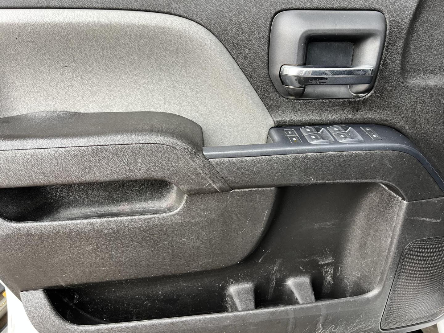 2017 White /Gray Chevrolet Silverado 2500HD Work Truck (1GC2CUEG0HZ) with an 6.0L V8 engine, 6-Speed Automatic transmission, located at 4520 Airline Hwy, Baton Rouge, LA, 70805, (225) 357-1497, 30.509325, -91.145432 - 2017 Chevrolet Silverado 2500HD Double Cab With Knapheide Service Bed 2WD, 6.0 V8 Gas, 155K Miles, Cold A/C, Power Windows, Locks & Mirrors, Tow Package. Clean Title But Has Been Wrecked In The Front. FOR INFO PLEASE CONTACT JEFF AT 225-413-0981. CHECK OUT OUR A+ RATING WITH THE BETTER BUSINESS BURE - Photo#17