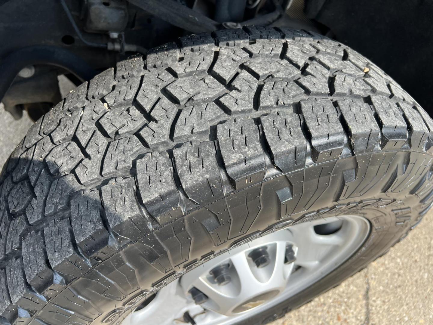 2017 White /Gray Chevrolet Silverado 2500HD Work Truck (1GC2CUEG0HZ) with an 6.0L V8 engine, 6-Speed Automatic transmission, located at 4520 Airline Hwy, Baton Rouge, LA, 70805, (225) 357-1497, 30.509325, -91.145432 - 2017 Chevrolet Silverado 2500HD Double Cab With Knapheide Service Bed 2WD, 6.0 V8 Gas, 155K Miles, Cold A/C, Power Windows, Locks & Mirrors, Tow Package. Clean Title But Has Been Wrecked In The Front. FOR INFO PLEASE CONTACT JEFF AT 225-413-0981. CHECK OUT OUR A+ RATING WITH THE BETTER BUSINESS BURE - Photo#18
