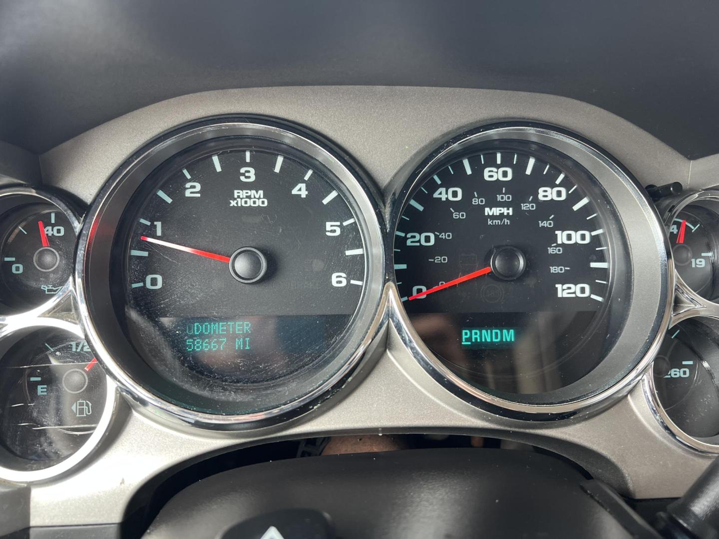 2013 White /Black Chevrolet Silverado 1500 LT (1GCRCSE00DZ) with an 5.3L V8 engine, 6-Speed Automatic transmission, located at 4520 Airline Hwy, Baton Rouge, LA, 70805, (225) 357-1497, 30.509325, -91.145432 - 2013 Chevrolet Silverado 1500 Ext Cab LT **ONE OWNER & NO ACCIDENTS** 5.3 V8 Gas, 158K Miles, Cold A/C, Power Windows, Locks & Mirrors, Tow Package. Does Have Minor Dents & Schatches. FOR INFO PLEASE CONTACT JEFF AT 225-413-0981. CHECK OUT OUR A+ RATING WITH THE BETTER BUSINESS BUREAU. WE HAVE BEEN - Photo#16