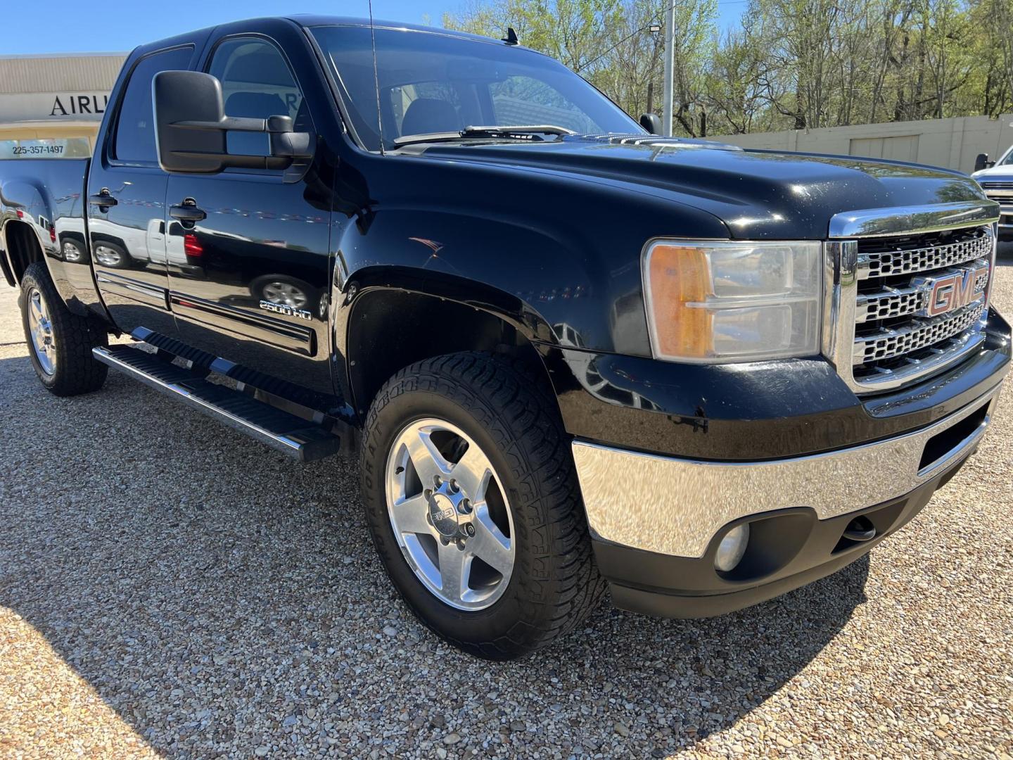 2014 Black /Black GMC Sierra 2500HD SLE Z71 (1GT120C88EF) with an 6.6L V8 OHV 32V TURBO DIESEL engine, 6-Speed Automatic transmission, located at 4520 Airline Hwy, Baton Rouge, LA, 70805, (225) 357-1497, 30.509325, -91.145432 - 2014 GMC Sierra 2500HD Crew Cab SLE Z71 4X4 **ONE OWNER & NO ACCIDENTS** 6.6 Duramax Diesel, Allison Transmission, Deleted, 234K Miles, Cold A/C, Power Windows, Locks & Mirrors, Spray In Bedliner, 5th Wheel Rails, Tow Package. FOR INFO PLEASE CONTACT JEFF AT 225-413-0981. CHECK OUT OUR A+ RATING WI - Photo#4