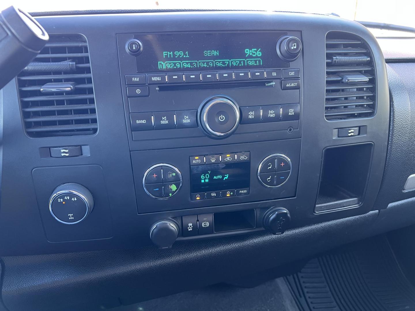 2014 Black /Black GMC Sierra 2500HD SLE Z71 (1GT120C88EF) with an 6.6L V8 OHV 32V TURBO DIESEL engine, 6-Speed Automatic transmission, located at 4520 Airline Hwy, Baton Rouge, LA, 70805, (225) 357-1497, 30.509325, -91.145432 - 2014 GMC Sierra 2500HD Crew Cab SLE Z71 4X4 **ONE OWNER & NO ACCIDENTS** 6.6 Duramax Diesel, Allison Transmission, Deleted, 234K Miles, Cold A/C, Power Windows, Locks & Mirrors, Spray In Bedliner, 5th Wheel Rails, Tow Package. FOR INFO PLEASE CONTACT JEFF AT 225-413-0981. CHECK OUT OUR A+ RATING WI - Photo#10