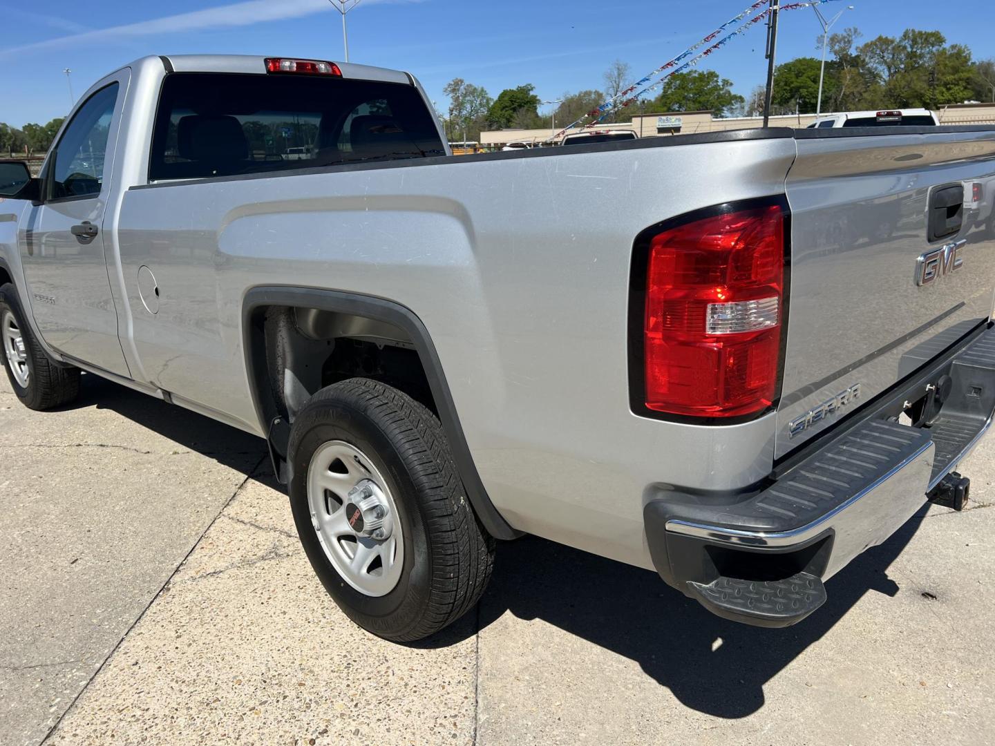 2018 Silver /Gray GMC Sierra 1500 (1GTN1LEC8JZ) with an 5.3L V8 engine, 6-Speed Automatic transmission, located at 4520 Airline Hwy, Baton Rouge, LA, 70805, (225) 357-1497, 30.509325, -91.145432 - 2018 GMC Sierra 1500 Reg Cab 8Ft Bed ***NO ACCIDENTS*** 5.3 V8 Gas, 134K Miles, Cold A/C, Power Windows, Locks & Mirrors, Spray In Bedliner, Backup Camera, Tow Package. Has Hail Dings On Hood. FOR INFO PLEASE CONTACT JEFF AT 225-413-0981. CHECK OUT OUR A+ RATING WITH THE BETTER BUSINESS BUREAU. WE H - Photo#7