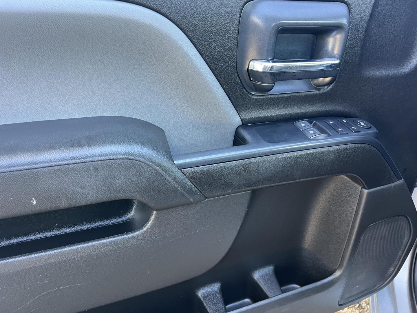 2018 Silver /Gray GMC Sierra 1500 (1GTN1LEC8JZ) with an 5.3L V8 engine, 6-Speed Automatic transmission, located at 4520 Airline Hwy, Baton Rouge, LA, 70805, (225) 357-1497, 30.509325, -91.145432 - 2018 GMC Sierra 1500 Reg Cab 8Ft Bed ***NO ACCIDENTS*** 5.3 V8 Gas, 134K Miles, Cold A/C, Power Windows, Locks & Mirrors, Spray In Bedliner, Backup Camera, Tow Package. Has Hail Dings On Hood. FOR INFO PLEASE CONTACT JEFF AT 225-413-0981. CHECK OUT OUR A+ RATING WITH THE BETTER BUSINESS BUREAU. WE H - Photo#12