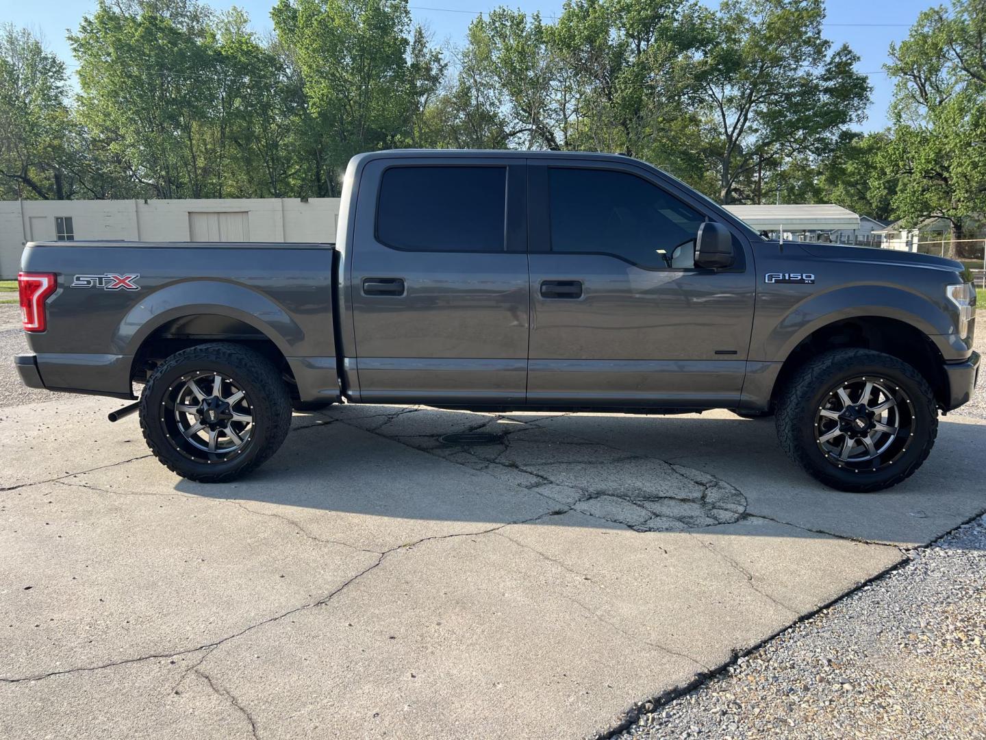 2017 Dark Gray /Black Ford F-150 XL STX (1FTEW1CP5HK) with an 2.7L V6 DOHC 24V engine, 6-Speed Automatic transmission, located at 4520 Airline Hwy, Baton Rouge, LA, 70805, (225) 357-1497, 30.509325, -91.145432 - 2017 Ford F150 SuperCrew 2WD ***NO ACCIDENTS*** 2.7L V6 Ecoboost Gas, 135K Miles, Full Console, Cold A/C, Power Windows, Locks & Mirrors, Spray In Bedliner, Backup Camera, Tow Package. FOR INFO PLEASE CONTACT JEFF AT 225-413-0981. CHECK OUT OUR A+ RATING WITH THE BETTER BUSINESS BUREAU. WE HAVE BEEN - Photo#4