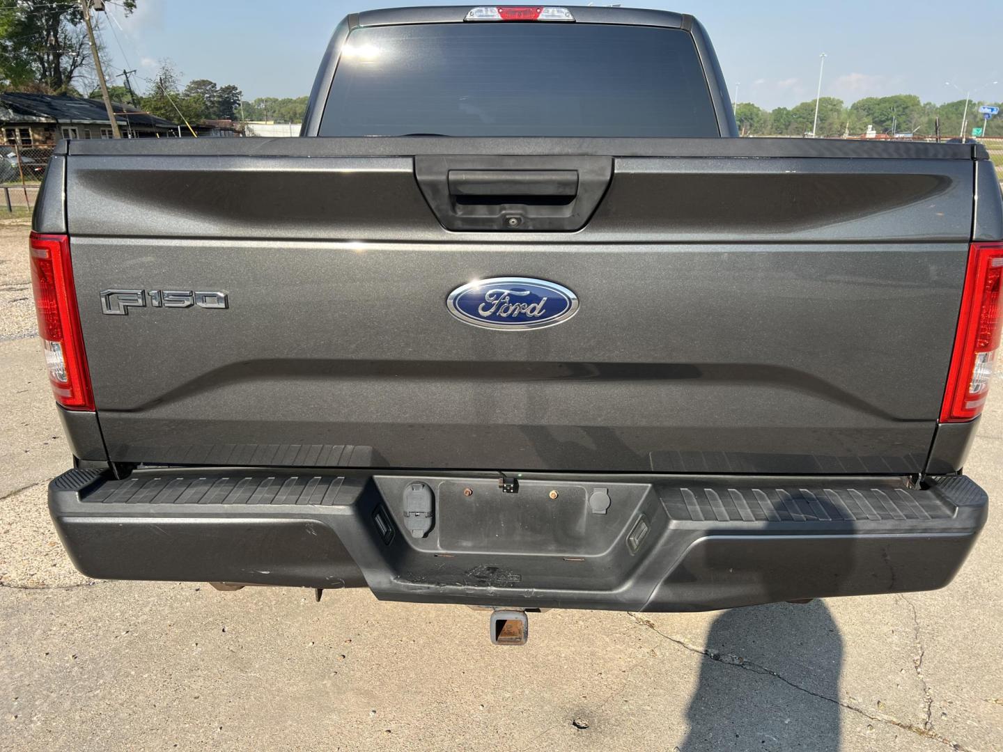 2017 Dark Gray /Black Ford F-150 XL STX (1FTEW1CP5HK) with an 2.7L V6 DOHC 24V engine, 6-Speed Automatic transmission, located at 4520 Airline Hwy, Baton Rouge, LA, 70805, (225) 357-1497, 30.509325, -91.145432 - 2017 Ford F150 SuperCrew 2WD ***NO ACCIDENTS*** 2.7L V6 Ecoboost Gas, 135K Miles, Full Console, Cold A/C, Power Windows, Locks & Mirrors, Spray In Bedliner, Backup Camera, Tow Package. FOR INFO PLEASE CONTACT JEFF AT 225-413-0981. CHECK OUT OUR A+ RATING WITH THE BETTER BUSINESS BUREAU. WE HAVE BEEN - Photo#6