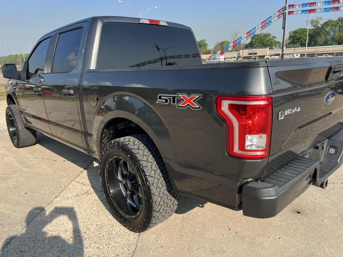 2017 Dark Gray /Black Ford F-150 XL STX (1FTEW1CP5HK) with an 2.7L V6 DOHC 24V engine, 6-Speed Automatic transmission, located at 4520 Airline Hwy, Baton Rouge, LA, 70805, (225) 357-1497, 30.509325, -91.145432 - 2017 Ford F150 SuperCrew 2WD ***NO ACCIDENTS*** 2.7L V6 Ecoboost Gas, 135K Miles, Full Console, Cold A/C, Power Windows, Locks & Mirrors, Spray In Bedliner, Backup Camera, Tow Package. FOR INFO PLEASE CONTACT JEFF AT 225-413-0981. CHECK OUT OUR A+ RATING WITH THE BETTER BUSINESS BUREAU. WE HAVE BEEN - Photo#7
