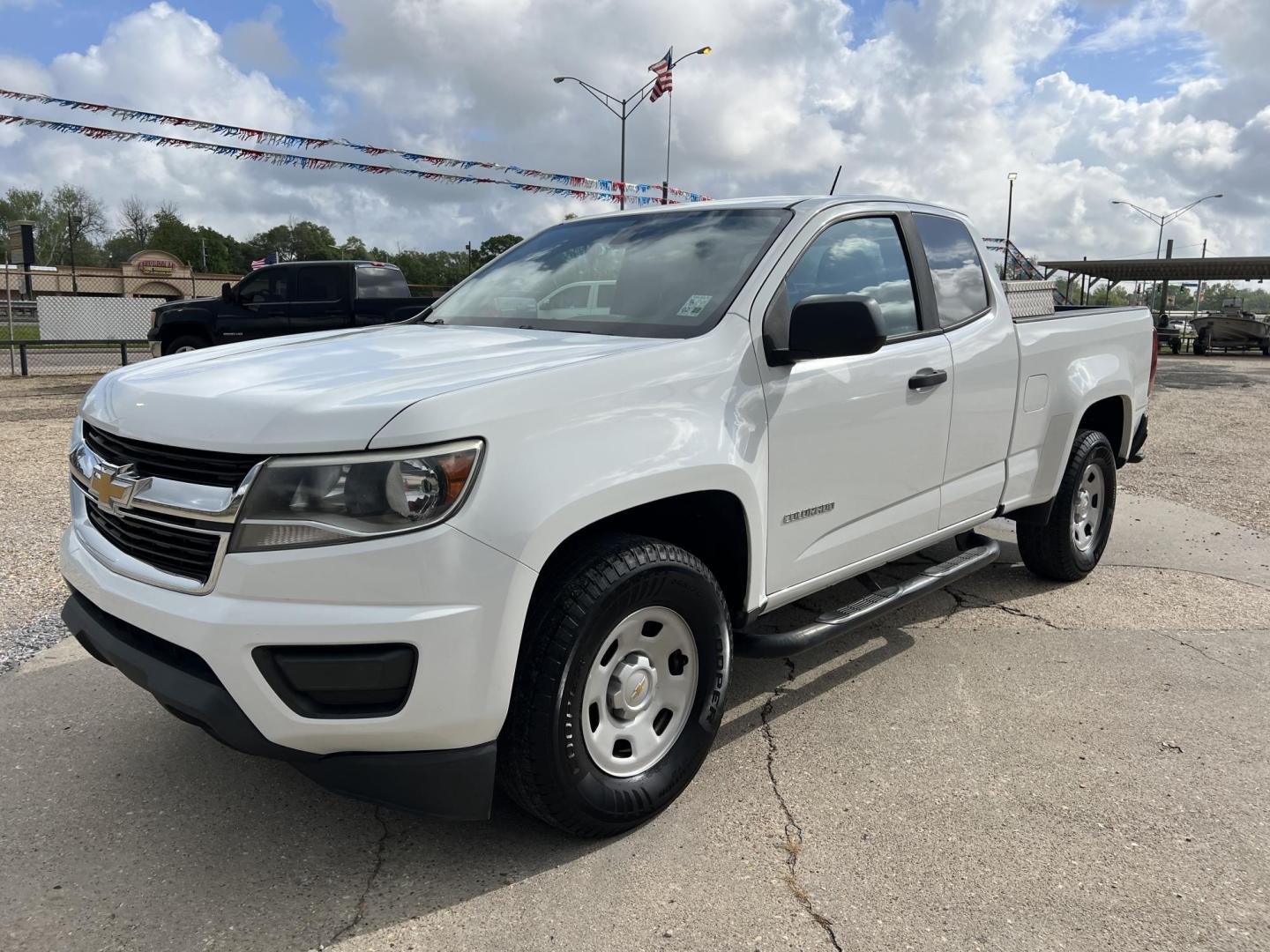 2016 White /Gray Chevrolet Colorado Work Truck (1GCHSBEA5G1) with an 2.5L L4 DOHC 16V GAS engine, 6-Speed Automatic transmission, located at 4520 Airline Hwy, Baton Rouge, LA, 70805, (225) 357-1497, 30.509325, -91.145432 - 2016 Chevrolet Colorado Ext Cab ***NO ACCIDENTS*** 2.5 4 Cylinder Gas, Automatic, 196K Miles, Cold A/C, Power Windows & Locks, Backup Camera, Tow Package. FOR INFO PLEASE CONTACT JEFF AT 225-413-0981. CHECK OUT OUR A+ RATING WITH THE BETTER BUSINESS BUREAU. WE HAVE BEEN A FAMILY OWNED AND OPERATED B - Photo#0