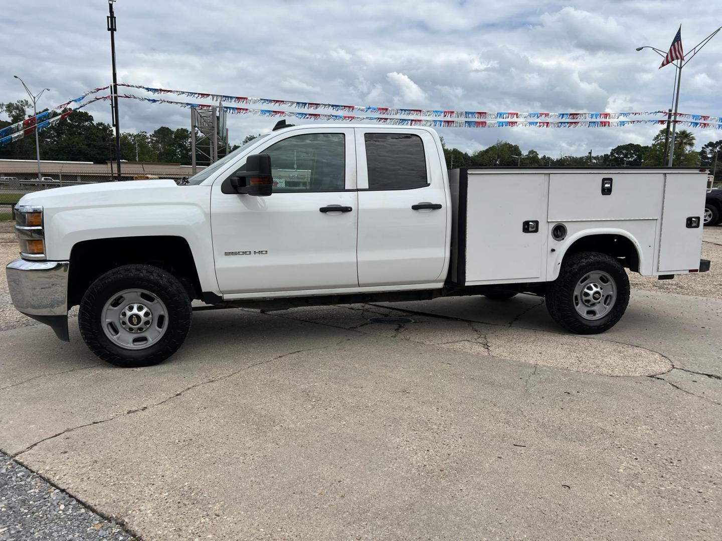 2019 White /Gray Chevrolet Silverado 2500HD Work Truck (2GB2CREG8K1) with an 6.0L V8 engine, 6-Speed Automatic transmission, located at 4520 Airline Hwy, Baton Rouge, LA, 70805, (225) 357-1497, 30.509325, -91.145432 - 2019 Chevrolet Silverado 2500HD Double Cab 2WD **ONE OWNER** Knapheide Utility Bed, 6.0 V8 Gas, 237K Miles, Cold A/C, Power Windows, Locks & Mirrors, Tow Package. FOR INFO PLEASE CONTACT JEFF AT 225-413-0981. CHECK OUT OUR A+ RATING WITH THE BETTER BUSINESS BUREAU. WE HAVE BEEN A FAMILY OWNED AND O - Photo#1