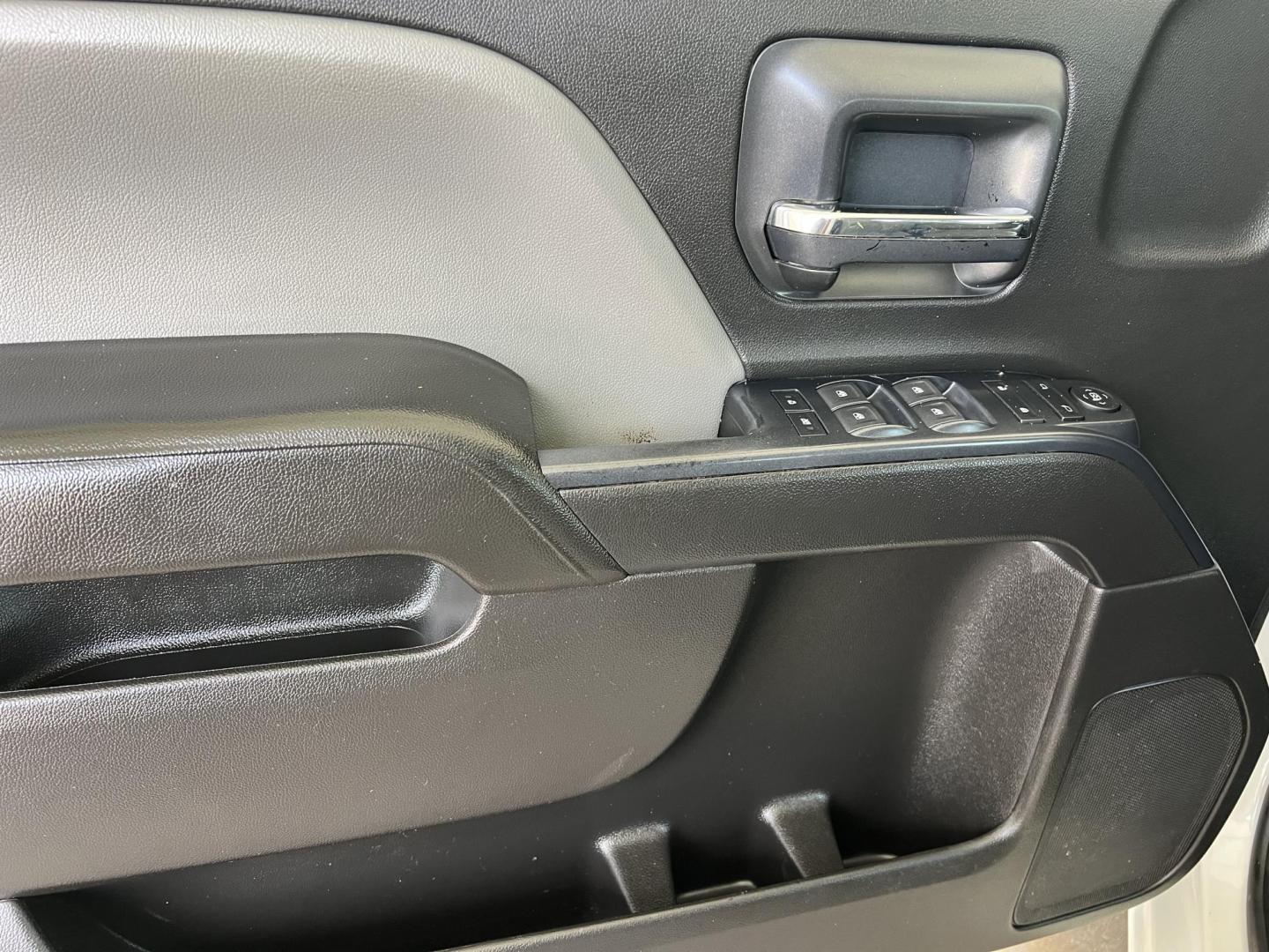 2019 White /Gray Chevrolet Silverado 2500HD Work Truck (2GB2CREG8K1) with an 6.0L V8 engine, 6-Speed Automatic transmission, located at 4520 Airline Hwy, Baton Rouge, LA, 70805, (225) 357-1497, 30.509325, -91.145432 - 2019 Chevrolet Silverado 2500HD Double Cab 2WD **ONE OWNER** Knapheide Utility Bed, 6.0 V8 Gas, 237K Miles, Cold A/C, Power Windows, Locks & Mirrors, Tow Package. FOR INFO PLEASE CONTACT JEFF AT 225-413-0981. CHECK OUT OUR A+ RATING WITH THE BETTER BUSINESS BUREAU. WE HAVE BEEN A FAMILY OWNED AND O - Photo#18