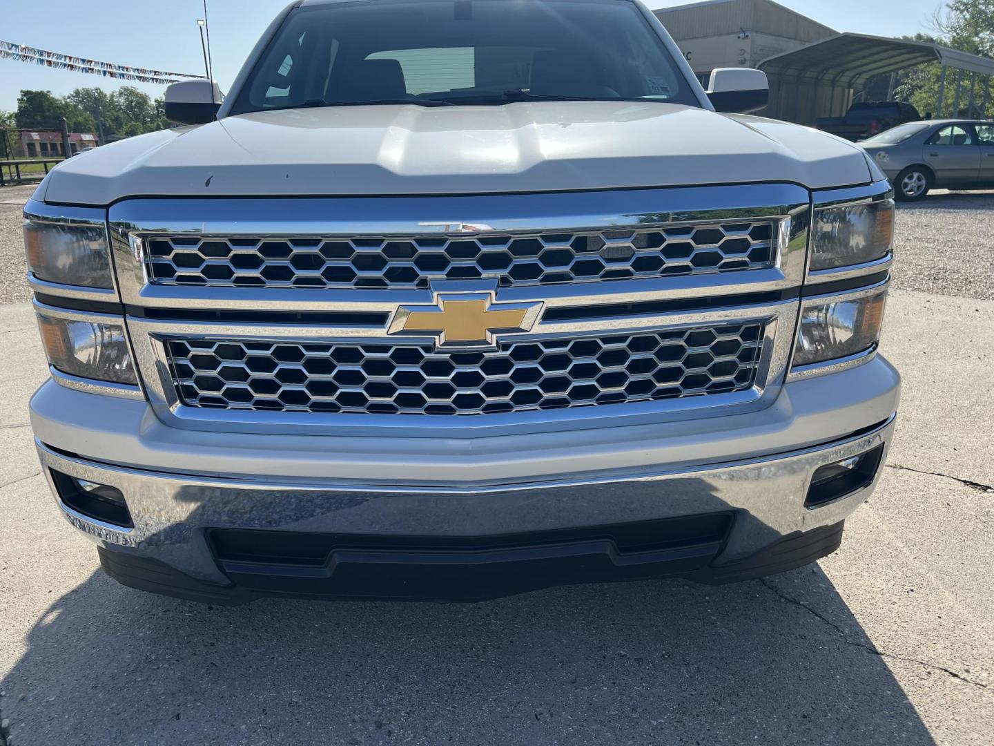 2015 White Diamond /Tan Chevrolet Silverado 1500 LT (3GCPCREC1FG) with an 5.3L V8 engine, 6-Speed Automatic transmission, located at 4520 Airline Hwy, Baton Rouge, LA, 70805, (225) 357-1497, 30.509325, -91.145432 - 2015 Chevrolet Silverado Crew Cab LT 2WD **ONE OWNER** 5.3 V8 Gas, 118K Miles, Katzkin Leather Seats, Cold A/C, Power Seats, Windows, Locks & Mirrors, Navigation, Backup Camera, Tow Package. FOR INFO PLEASE CONTACT JEFF AT 225-413-0981. CHECK OUT OUR A+ RATING WITH THE BETTER BUSINESS BUREAU. WE HAV - Photo#2