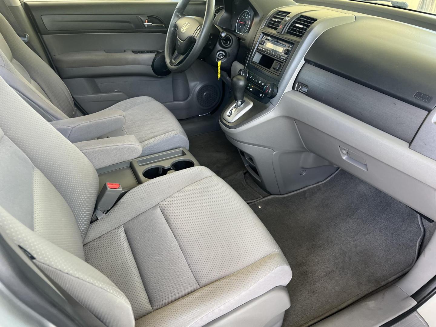 2009 Silver /Gray Honda CR-V LX (3CZRE38389G) with an 2.4L L4 DOHC 16V engine, Automatic transmission, located at 4520 Airline Hwy, Baton Rouge, LA, 70805, (225) 357-1497, 30.509325, -91.145432 - 2009 Honda CR-V LX 2.4L 4 Cylinder Gas Saver, 135K Miles, Cold A/C, Power Windows, Locks & Mirrors, Seating For 5. FOR INFO PLEASE CONTACT JEFF AT 225-413-0981. CHECK OUT OUR A+ RATING WITH THE BETTER BUSINESS BUREAU. WE HAVE BEEN A FAMILY OWNED AND OPERATED BUSINESS AT THE SAME LOCATION FOR OVER 4 - Photo#11