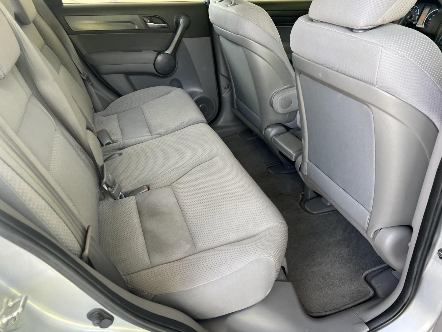 2009 Silver /Gray Honda CR-V LX (3CZRE38389G) with an 2.4L L4 DOHC 16V engine, Automatic transmission, located at 4520 Airline Hwy, Baton Rouge, LA, 70805, (225) 357-1497, 30.509325, -91.145432 - 2009 Honda CR-V LX 2.4L 4 Cylinder Gas Saver, 135K Miles, Cold A/C, Power Windows, Locks & Mirrors, Seating For 5. FOR INFO PLEASE CONTACT JEFF AT 225-413-0981. CHECK OUT OUR A+ RATING WITH THE BETTER BUSINESS BUREAU. WE HAVE BEEN A FAMILY OWNED AND OPERATED BUSINESS AT THE SAME LOCATION FOR OVER 4 - Photo#12