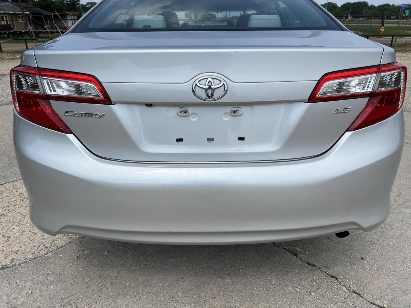 2014 Silver /Gray Toyota Camry LE (4T1BF1FK9EU) with an 2.5L L4 DOHC 16V engine, 6-Speed Automatic transmission, located at 4520 Airline Hwy, Baton Rouge, LA, 70805, (225) 357-1497, 30.509325, -91.145432 - 2014 Toyota Camry LE 2.5L 4 Cylinder Gas Saver, 182K Miles, Automatic, Bluetooth Radio, Cold A/C, Power Windows, Locks & Mirrors, Seating For 5. Always Serviced At Toyota Dealer. FOR INFO PLEASE CONTACT JEFF AT 225-413-0981. CHECK OUT OUR A+ RATING WITH THE BETTER BUSINESS BUREAU. WE HAVE BEEN A FA - Photo#6