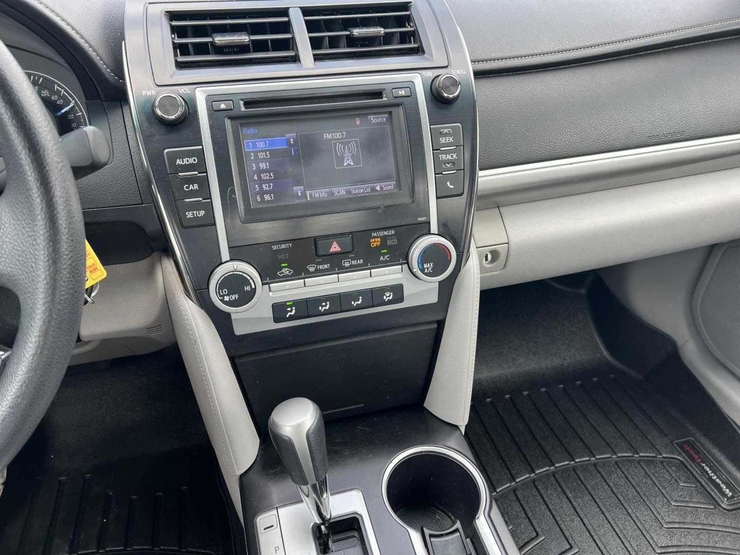2014 Silver /Gray Toyota Camry LE (4T1BF1FK9EU) with an 2.5L L4 DOHC 16V engine, 6-Speed Automatic transmission, located at 4520 Airline Hwy, Baton Rouge, LA, 70805, (225) 357-1497, 30.509325, -91.145432 - 2014 Toyota Camry LE 2.5L 4 Cylinder Gas Saver, 182K Miles, Automatic, Bluetooth Radio, Cold A/C, Power Windows, Locks & Mirrors, Seating For 5. Always Serviced At Toyota Dealer. FOR INFO PLEASE CONTACT JEFF AT 225-413-0981. CHECK OUT OUR A+ RATING WITH THE BETTER BUSINESS BUREAU. WE HAVE BEEN A FA - Photo#9
