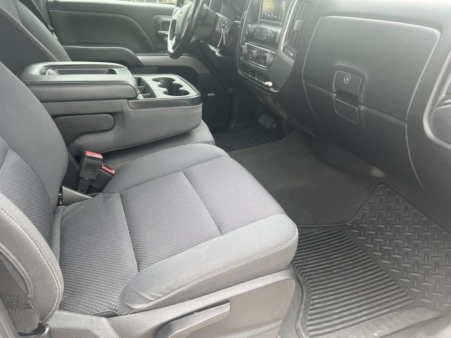 2018 Silver /Black Chevrolet Silverado 1500 Z71 (3GCUKREC4JG) with an 5.3L V8 engine, 6-Speed Automatic transmission, located at 4520 Airline Hwy, Baton Rouge, LA, 70805, (225) 357-1497, 30.509325, -91.145432 - 2018 Chevrolet Silverado Crew Cab Z71 4X4 **NO ACCIDENTS** 5.3 V8 Gas, 177K Miles, Cold A/C, Power Seat, Windows, Locks & Mirrors, Navigation, Backup Camera, Tow Package. Has Some Scratches & Minor Dent On Front Bumper. FOR INFO PLEASE CONTACT JEFF AT 225-413-0981. CHECK OUT OUR A+ RATING WITH THE - Photo#9