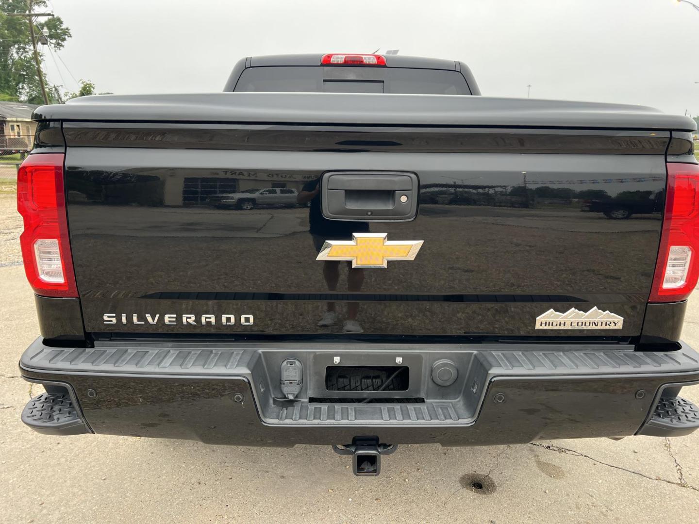 2016 Black /Brown Chevrolet Silverado 1500 High Country (3GCPCTECXGG) with an 5.3L V8 OHV 16V engine, 8 Speed Automatic transmission, located at 4520 Airline Hwy, Baton Rouge, LA, 70805, (225) 357-1497, 30.509325, -91.145432 - 2016 Chevrolet Silverado 1500 High Country **NO ACCIDENTS** 5.3 V8 Gas, 120K Miles, Heated & Cooled Leather, Sunroof, Bose Stereo, Cold A/C, All Power, Spray In Bedliner, Bed Cover, New Tires, Tow Package. FOR INFO PLEASE CONTACT JEFF AT 225-413-0981. CHECK OUT OUR A+ RATING WITH THE BETTER BUSINES - Photo#6