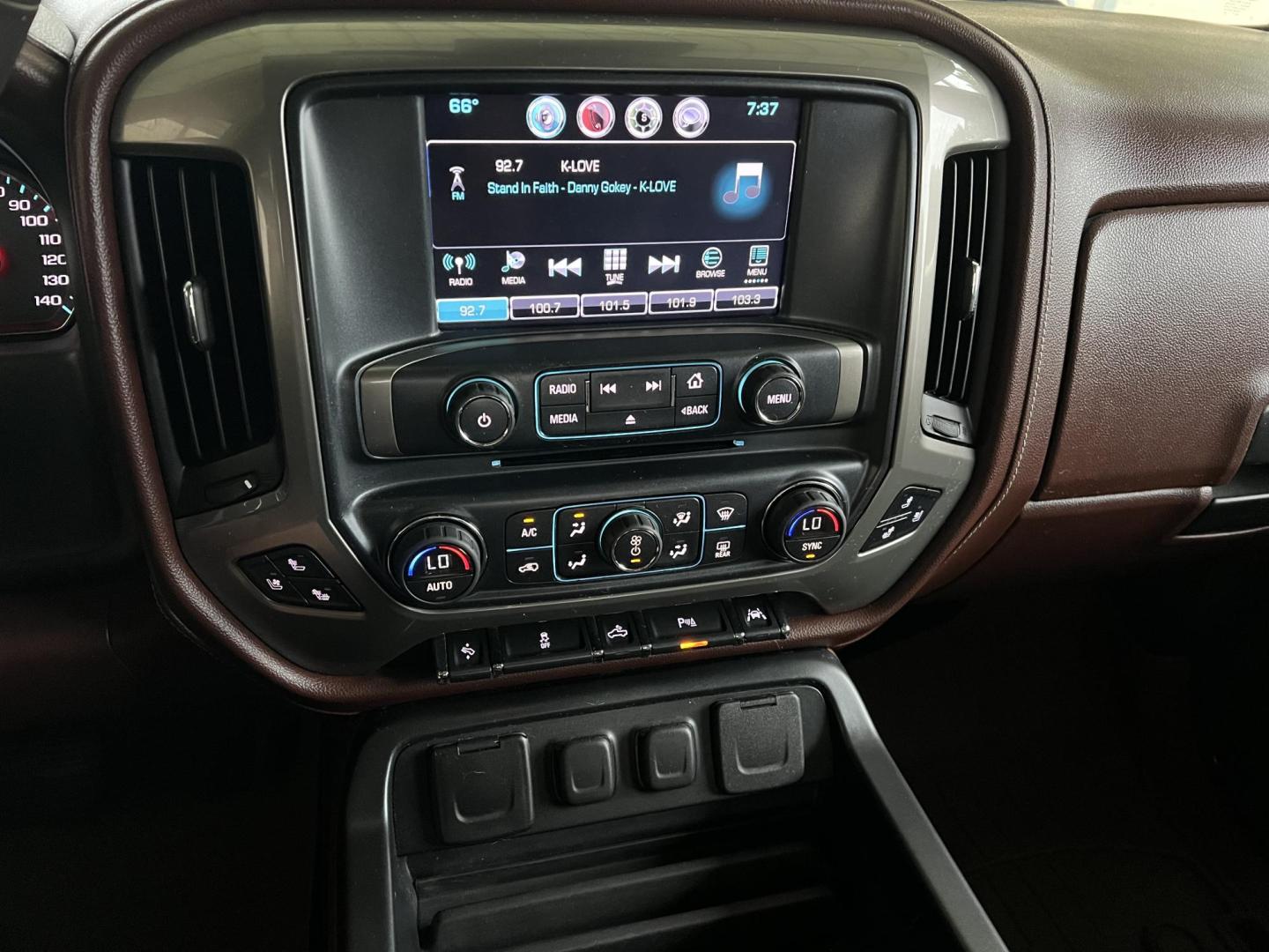 2016 Black /Brown Chevrolet Silverado 1500 High Country (3GCPCTECXGG) with an 5.3L V8 OHV 16V engine, 8 Speed Automatic transmission, located at 4520 Airline Hwy, Baton Rouge, LA, 70805, (225) 357-1497, 30.509325, -91.145432 - 2016 Chevrolet Silverado 1500 High Country **NO ACCIDENTS** 5.3 V8 Gas, 120K Miles, Heated & Cooled Leather, Sunroof, Bose Stereo, Cold A/C, All Power, Spray In Bedliner, Bed Cover, New Tires, Tow Package. FOR INFO PLEASE CONTACT JEFF AT 225-413-0981. CHECK OUT OUR A+ RATING WITH THE BETTER BUSINES - Photo#15
