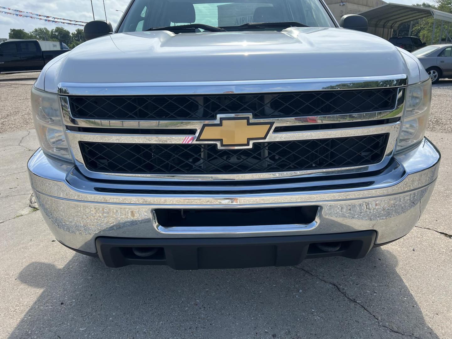 2012 White /Gray Chevrolet Silverado 2500HD Work Truck (1GC2CVCG7CZ) with an 6.0L V8 OHV 16V FFV engine, 6-Speed Automatic transmission, located at 4520 Airline Hwy, Baton Rouge, LA, 70805, (225) 357-1497, 30.509325, -91.145432 - 2012 Chevrolet Silverado 2500HD Ext Cab 2WD **ONLY 82K Miles, 6.0 V8 Gas, Cold A/C, Power Windows, Locks & Mirrors, Alloy 20'' Wheels, Tow Package. Rear Seat Has Been Taken Out For Professional Built Shelves. FOR INFO PLEASE CONTACT JEFF AT 225-413-0981. CHECK OUT OUR A+ RATING WITH THE BETTER BUSIN - Photo#2