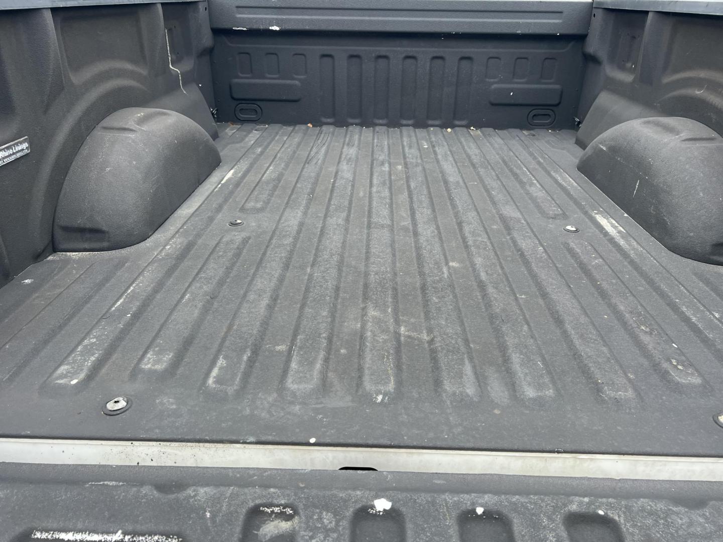 2017 White /Gray Ford F-150 XL (1FTEX1E85HF) with an 3.5L V6 engine, 6 Speed Automatic transmission, located at 4520 Airline Hwy, Baton Rouge, LA, 70805, (225) 357-1497, 30.509325, -91.145432 - 2017 Ford F-150 SuperCab XL 4X4 3.5 V6 Gas (Not Ecoboost), 157K Miles, 6.5 Ft Bed, Vinyl Seats, Cold A/C, Tow Package. FOR INFO PLEASE CONTACT JEFF AT 225-413-0981. CHECK OUT OUR A+ RATING WITH THE BETTER BUSINESS BUREAU. WE HAVE BEEN A FAMILY OWNED AND OPERATED BUSINESS AT THE SAME LOCATION FOR OV - Photo#8