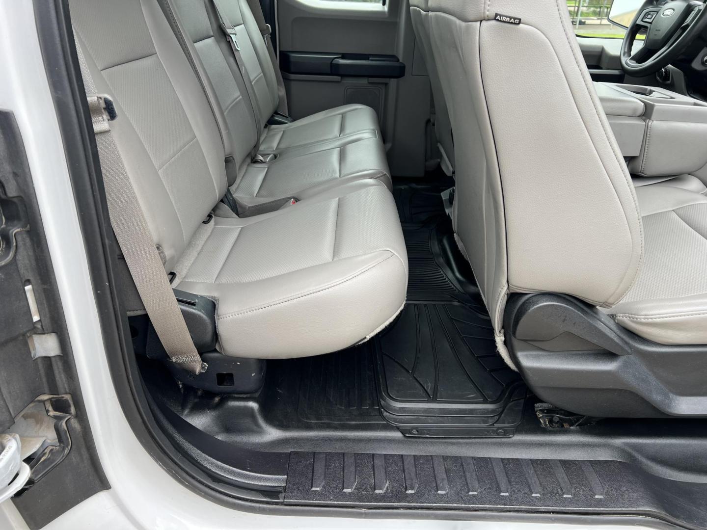 2017 White /Gray Ford F-150 XL (1FTEX1E85HF) with an 3.5L V6 engine, 6 Speed Automatic transmission, located at 4520 Airline Hwy, Baton Rouge, LA, 70805, (225) 357-1497, 30.509325, -91.145432 - 2017 Ford F-150 SuperCab XL 4X4 3.5 V6 Gas (Not Ecoboost), 157K Miles, 6.5 Ft Bed, Vinyl Seats, Cold A/C, Tow Package. FOR INFO PLEASE CONTACT JEFF AT 225-413-0981. CHECK OUT OUR A+ RATING WITH THE BETTER BUSINESS BUREAU. WE HAVE BEEN A FAMILY OWNED AND OPERATED BUSINESS AT THE SAME LOCATION FOR OV - Photo#11