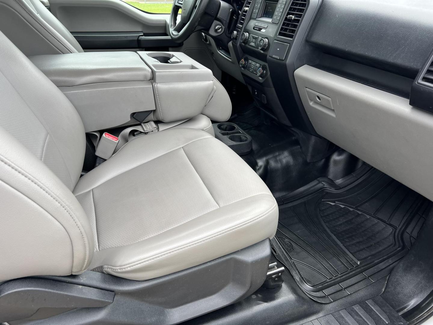 2017 White /Gray Ford F-150 XL (1FTEX1E85HF) with an 3.5L V6 engine, 6 Speed Automatic transmission, located at 4520 Airline Hwy, Baton Rouge, LA, 70805, (225) 357-1497, 30.509325, -91.145432 - 2017 Ford F-150 SuperCab XL 4X4 3.5 V6 Gas (Not Ecoboost), 157K Miles, 6.5 Ft Bed, Vinyl Seats, Cold A/C, Tow Package. FOR INFO PLEASE CONTACT JEFF AT 225-413-0981. CHECK OUT OUR A+ RATING WITH THE BETTER BUSINESS BUREAU. WE HAVE BEEN A FAMILY OWNED AND OPERATED BUSINESS AT THE SAME LOCATION FOR OV - Photo#10
