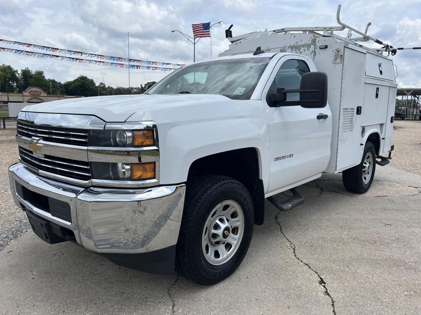 2017 Chevrolet Silverado HD's photo