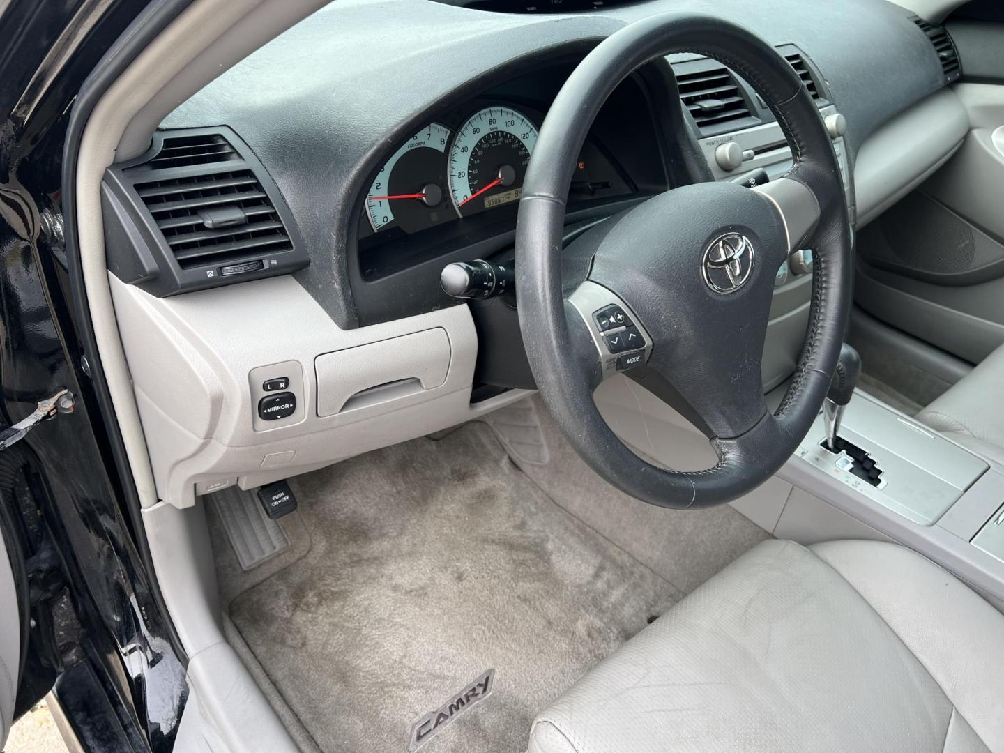 2007 Black /Gray Toyota Camry SE (4T1BK46K47U) with an 3.5L V6 DOHC 24V engine, 6-Speed Automatic Overdrive transmission, located at 4520 Airline Hwy, Baton Rouge, LA, 70805, (225) 357-1497, 30.509325, -91.145432 - 2007 Toyota Camry SE **ONE OWNER & NO ACCIDENTS** 3.5 V6 Gas, 195K Miles, Leather Seats, Cold A/C, Power Windows, Locks & Mirrors, Alloy Wheels. FOR INFO PLEASE CONTACT JEFF AT 225-413-0981. CHECK OUT OUR A+ RATING WITH THE BETTER BUSINESS BUREAU. WE HAVE BEEN A FAMILY OWNED AND OPERATED BUSINESS AT - Photo#12