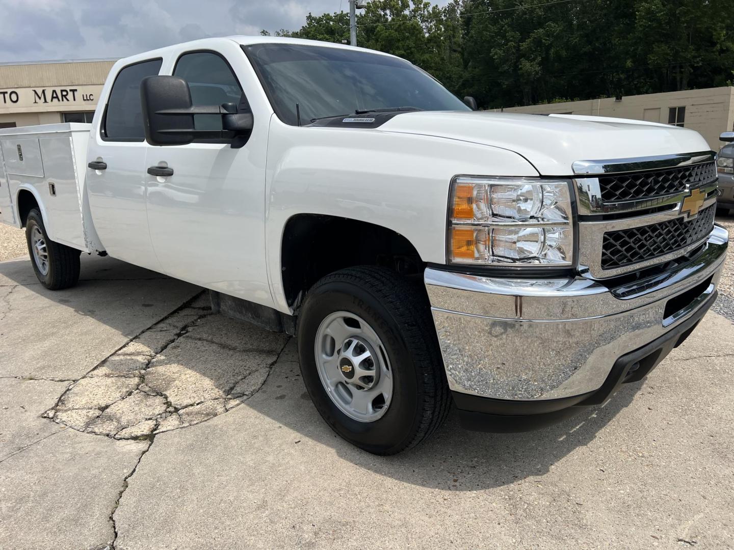 2014 White /Gray Chevrolet Silverado 2500HD Work Truck (1GB1CVC87EF) with an 6.6L V8 OHV 32V TURBO DIESEL engine, Allison transmission, located at 4520 Airline Hwy, Baton Rouge, LA, 70805, (225) 357-1497, 30.509325, -91.145432 - 2014 Chevrolet Silverado 2500HD Crew Cab 2WD Knapheide Utility Bed, 6.6 Duramax Diesel, Allison Transmission, 297K Miles, Cold A/C, Power Windows, Locks & Mirrors, New Tires, Tow Package. FOR INFO PLEASE CONTACT JEFF AT 225-413-0981. CHECK OUT OUR A+ RATING WITH THE BETTER BUSINESS BUREAU. WE HAVE B - Photo#3