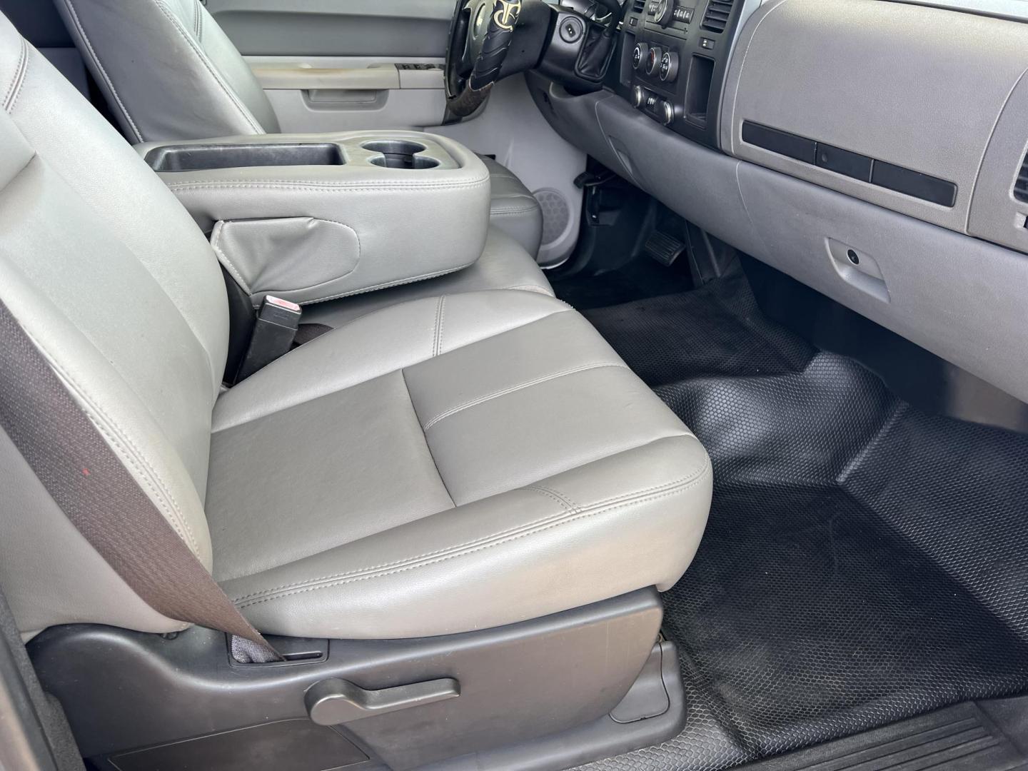 2014 White /Gray Chevrolet Silverado 2500HD Work Truck (1GB1CVC87EF) with an 6.6L V8 OHV 32V TURBO DIESEL engine, Allison transmission, located at 4520 Airline Hwy, Baton Rouge, LA, 70805, (225) 357-1497, 30.509325, -91.145432 - 2014 Chevrolet Silverado 2500HD Crew Cab 2WD Knapheide Utility Bed, 6.6 Duramax Diesel, Allison Transmission, 297K Miles, Cold A/C, Power Windows, Locks & Mirrors, New Tires, Tow Package. FOR INFO PLEASE CONTACT JEFF AT 225-413-0981. CHECK OUT OUR A+ RATING WITH THE BETTER BUSINESS BUREAU. WE HAVE B - Photo#16