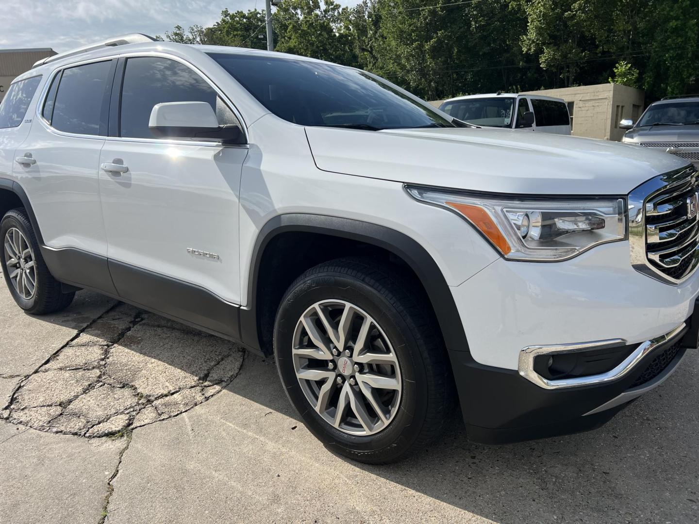 2019 White /Gray GMC Acadia SLE (1GKKNSLS6KZ) with an 3.6L V6 DOHC 24V engine, 6-Speed Automatic transmission, located at 4520 Airline Hwy, Baton Rouge, LA, 70805, (225) 357-1497, 30.509325, -91.145432 - 2019 GMC Acadia SLE AWD **NO ACCIDENTS** 3.6 V6 Gas, 127K Miles, Cold A/C, Power Windows, Locks & Mirrors, 6 Captain Seats, Tow Package. FOR INFO PLEASE CONTACT JEFF AT 225-413-0981. CHECK OUT OUR A+ RATING WITH THE BETTER BUSINESS BUREAU. WE HAVE BEEN A FAMILY OWNED AND OPERATED BUSINESS AT THE SAM - Photo#3