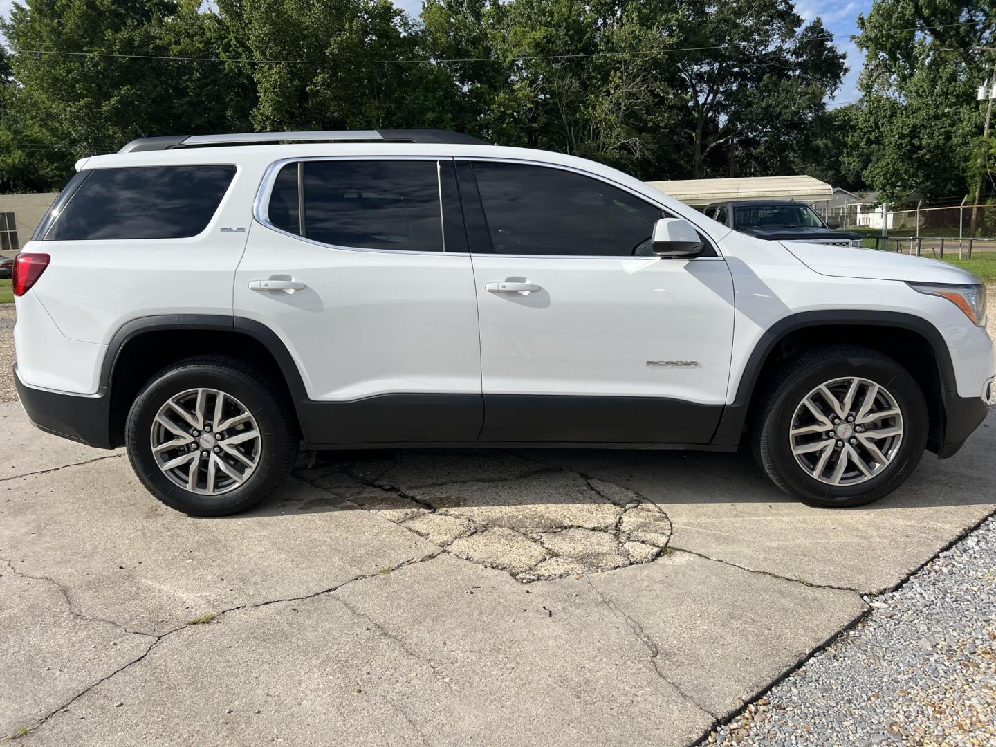 2019 White /Gray GMC Acadia SLE (1GKKNSLS6KZ) with an 3.6L V6 DOHC 24V engine, 6-Speed Automatic transmission, located at 4520 Airline Hwy, Baton Rouge, LA, 70805, (225) 357-1497, 30.509325, -91.145432 - 2019 GMC Acadia SLE AWD **NO ACCIDENTS** 3.6 V6 Gas, 127K Miles, Cold A/C, Power Windows, Locks & Mirrors, 6 Captain Seats, Tow Package. FOR INFO PLEASE CONTACT JEFF AT 225-413-0981. CHECK OUT OUR A+ RATING WITH THE BETTER BUSINESS BUREAU. WE HAVE BEEN A FAMILY OWNED AND OPERATED BUSINESS AT THE SAM - Photo#4