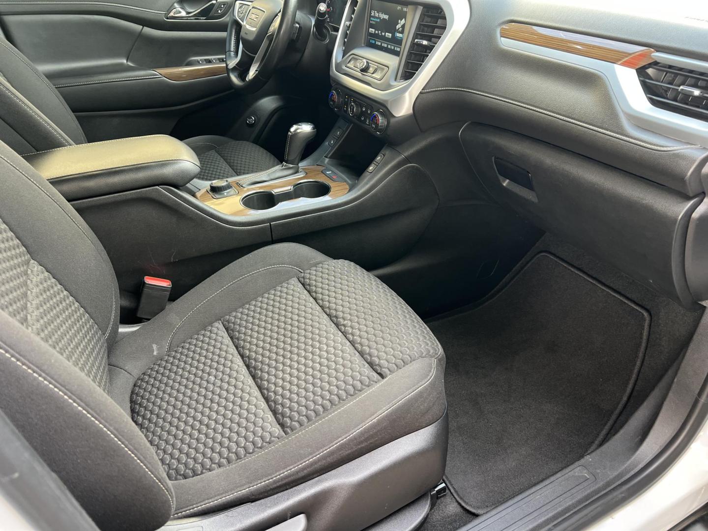 2019 White /Gray GMC Acadia SLE (1GKKNSLS6KZ) with an 3.6L V6 DOHC 24V engine, 6-Speed Automatic transmission, located at 4520 Airline Hwy, Baton Rouge, LA, 70805, (225) 357-1497, 30.509325, -91.145432 - 2019 GMC Acadia SLE AWD **NO ACCIDENTS** 3.6 V6 Gas, 127K Miles, Cold A/C, Power Windows, Locks & Mirrors, 6 Captain Seats, Tow Package. FOR INFO PLEASE CONTACT JEFF AT 225-413-0981. CHECK OUT OUR A+ RATING WITH THE BETTER BUSINESS BUREAU. WE HAVE BEEN A FAMILY OWNED AND OPERATED BUSINESS AT THE SAM - Photo#11