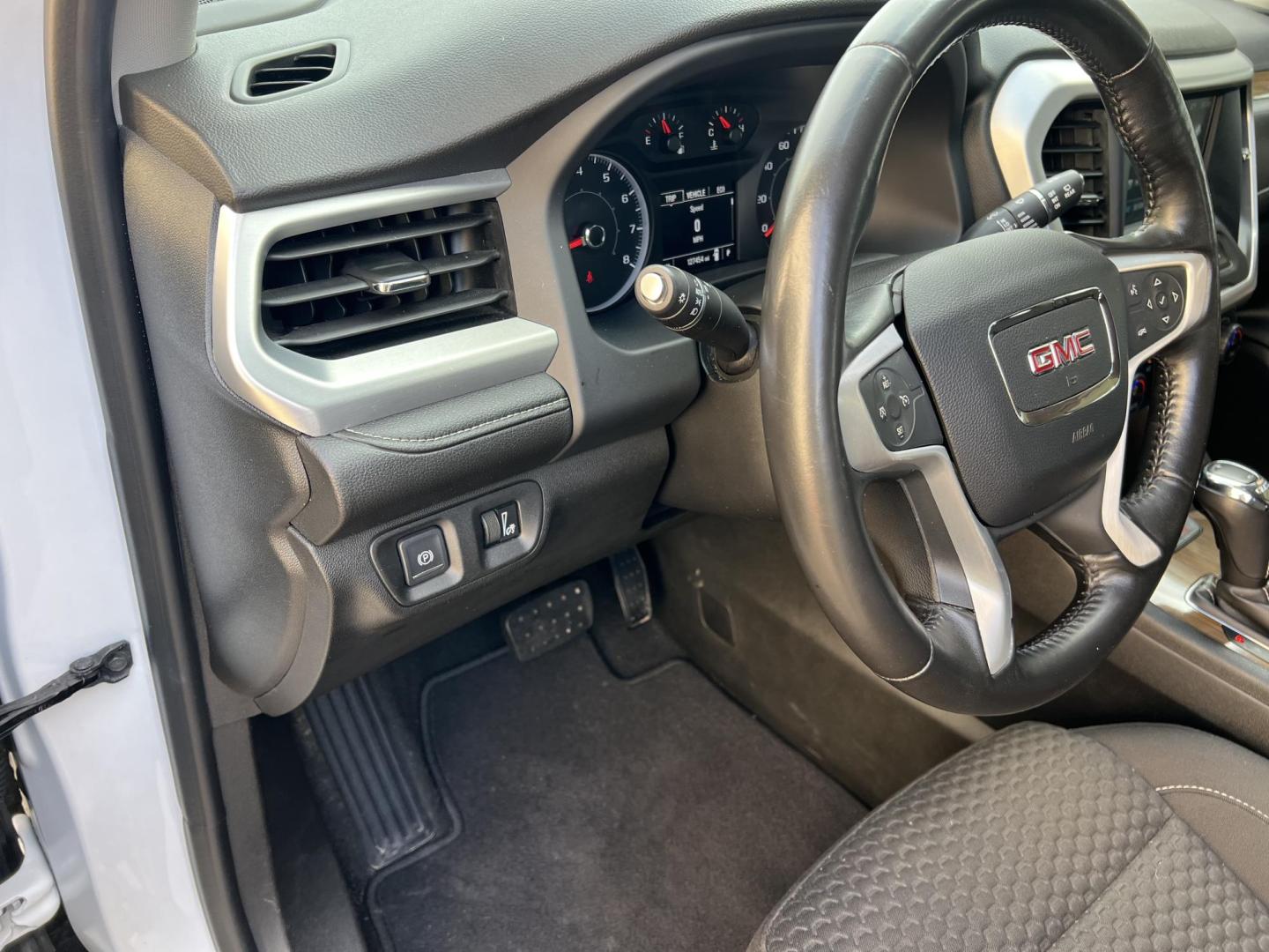 2019 White /Gray GMC Acadia SLE (1GKKNSLS6KZ) with an 3.6L V6 DOHC 24V engine, 6-Speed Automatic transmission, located at 4520 Airline Hwy, Baton Rouge, LA, 70805, (225) 357-1497, 30.509325, -91.145432 - 2019 GMC Acadia SLE AWD **NO ACCIDENTS** 3.6 V6 Gas, 127K Miles, Cold A/C, Power Windows, Locks & Mirrors, 6 Captain Seats, Tow Package. FOR INFO PLEASE CONTACT JEFF AT 225-413-0981. CHECK OUT OUR A+ RATING WITH THE BETTER BUSINESS BUREAU. WE HAVE BEEN A FAMILY OWNED AND OPERATED BUSINESS AT THE SAM - Photo#16