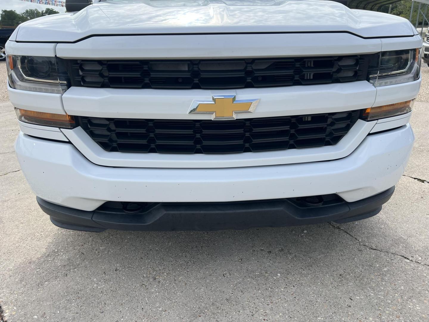 2016 White /Gray Chevrolet Silverado 1500 (1GCRCPEC4GZ) with an 5.3L V8 OHV 16V engine, 6-Speed Automatic transmission, located at 4520 Airline Hwy, Baton Rouge, LA, 70805, (225) 357-1497, 30.509325, -91.145432 - 2016 Chevrolet Silverado 1500 Double Cab 2WD **ONE OWNER & NO ACCIDENTS** 5.3 V8 Gas, 126K Miles, Cold A/C, Power Windows, Locks & Mirrors, Tow Package. FOR INFO PLEASE CONTACT JEFF AT 225-413-0981. CHECK OUT OUR A+ RATING WITH THE BETTER BUSINESS BUREAU. WE HAVE BEEN A FAMILY OWNED AND OPERATED BUS - Photo#2