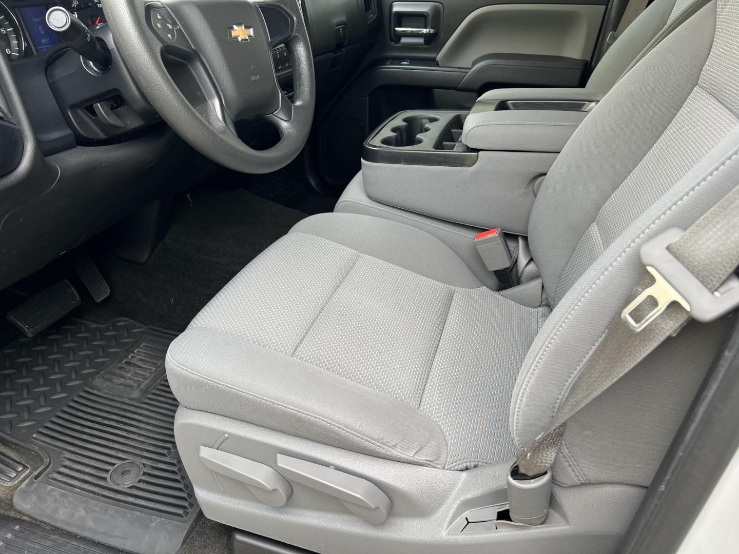 2016 White /Gray Chevrolet Silverado 1500 (1GCRCPEC4GZ) with an 5.3L V8 OHV 16V engine, 6-Speed Automatic transmission, located at 4520 Airline Hwy, Baton Rouge, LA, 70805, (225) 357-1497, 30.509325, -91.145432 - 2016 Chevrolet Silverado 1500 Double Cab 2WD **ONE OWNER & NO ACCIDENTS** 5.3 V8 Gas, 126K Miles, Cold A/C, Power Windows, Locks & Mirrors, Tow Package. FOR INFO PLEASE CONTACT JEFF AT 225-413-0981. CHECK OUT OUR A+ RATING WITH THE BETTER BUSINESS BUREAU. WE HAVE BEEN A FAMILY OWNED AND OPERATED BUS - Photo#10