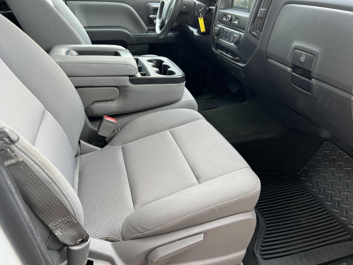 2016 White /Gray Chevrolet Silverado 1500 (1GCRCPEC4GZ) with an 5.3L V8 OHV 16V engine, 6-Speed Automatic transmission, located at 4520 Airline Hwy, Baton Rouge, LA, 70805, (225) 357-1497, 30.509325, -91.145432 - 2016 Chevrolet Silverado 1500 Double Cab 2WD **ONE OWNER & NO ACCIDENTS** 5.3 V8 Gas, 126K Miles, Cold A/C, Power Windows, Locks & Mirrors, Tow Package. FOR INFO PLEASE CONTACT JEFF AT 225-413-0981. CHECK OUT OUR A+ RATING WITH THE BETTER BUSINESS BUREAU. WE HAVE BEEN A FAMILY OWNED AND OPERATED BUS - Photo#11