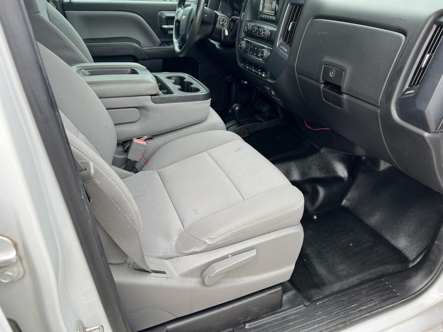 2015 White /Gray Chevrolet Silverado 3500HD Work Truck (1GB4KYC80FF) with an 6.6L V8 OHV 32V TURBO DIESEL engine, Allison transmission, located at 4520 Airline Hwy, Baton Rouge, LA, 70805, (225) 357-1497, 30.509325, -91.145432 - 2015 Chevrolet Silverado 3500HD Crew Cab 4X4 **ONE OWNER & NO ACCIDENTS** 6.6 Duramax Diesel, Allison Transmission, 196K Miles, Cold A/C, Power Windows, Locks & Mirrors, Knapheide Utility Bed, Back Seat Is Missing. FOR INFO PLEASE CONTACT JEFF AT 225-413-0981. CHECK OUT OUR A+ RATING WITH THE BETTER - Photo#14