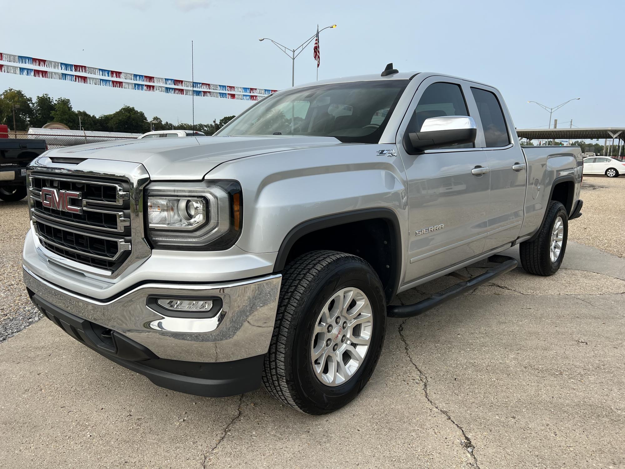 photo of 2017 GMC Sierra 1500 Double Cab 4WD